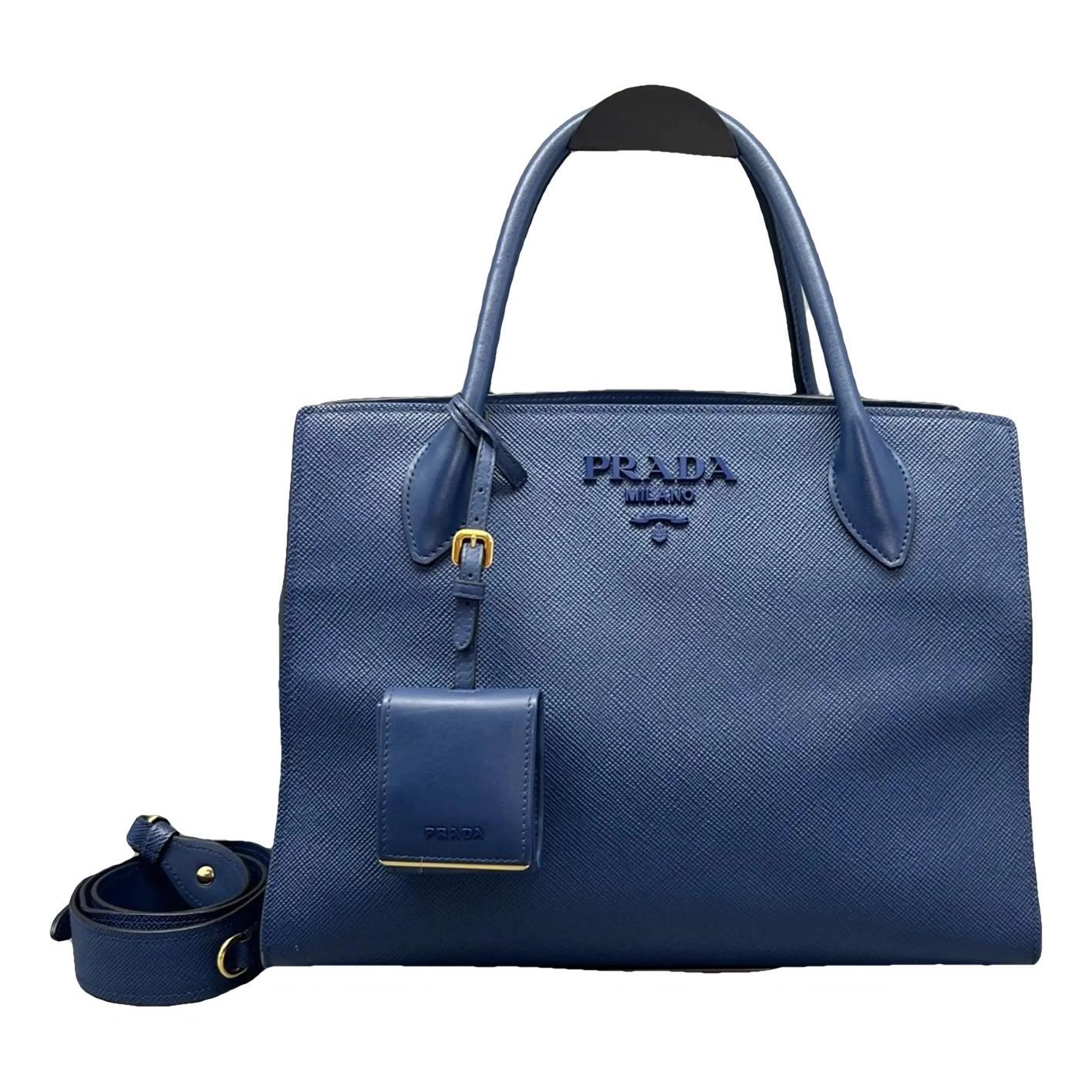 Monochrome leather handbag