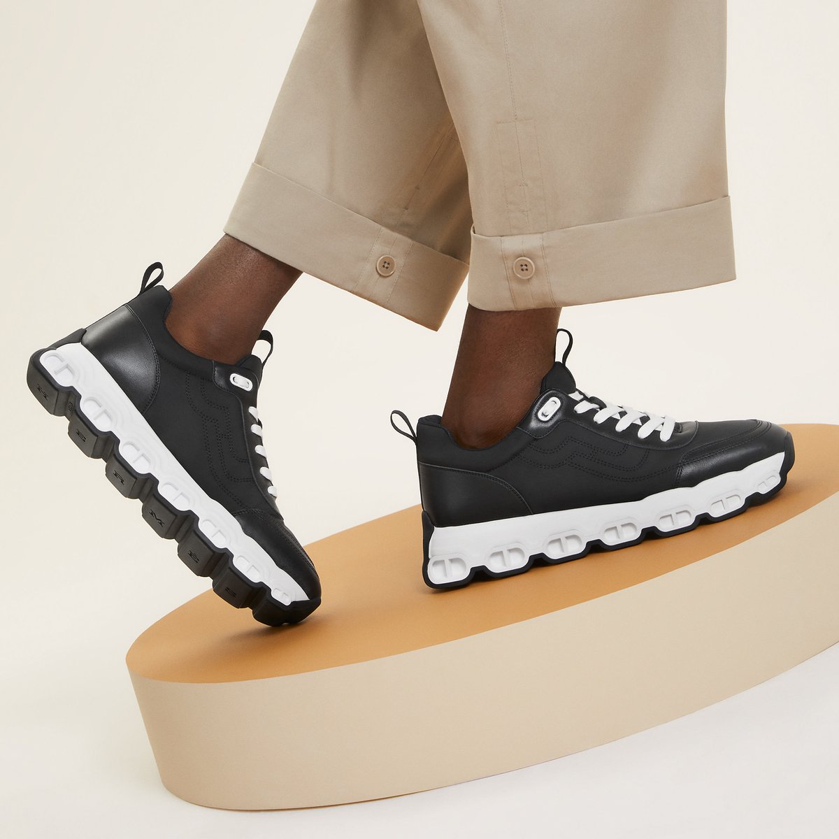 Noir Impulse Sneaker