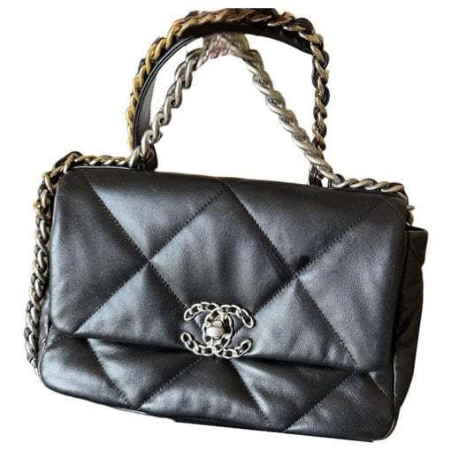 Chanel 19 leather handbag