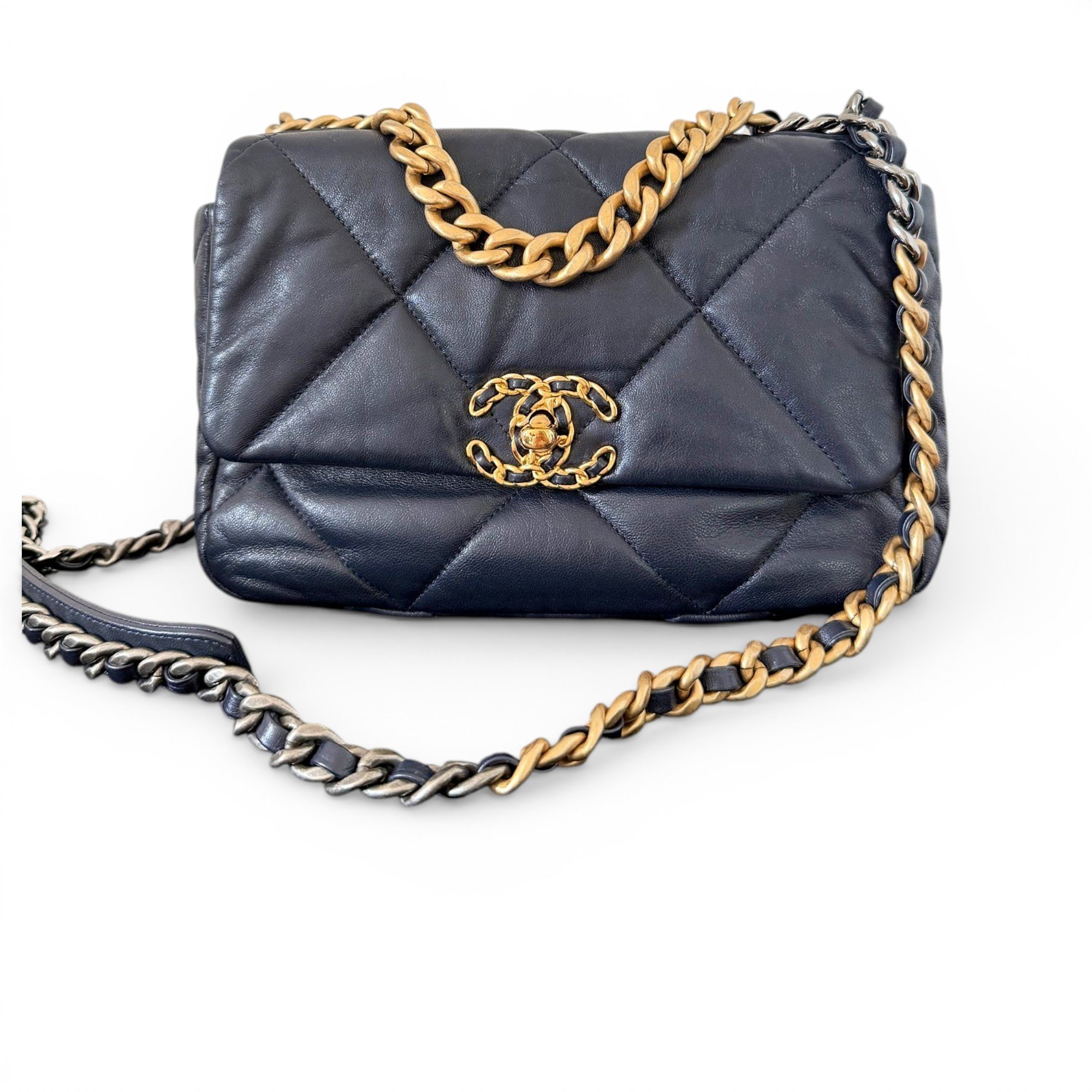 Chanel 19 leather handbag
