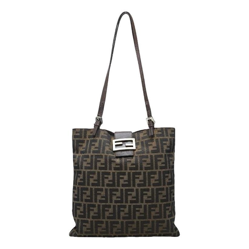 Pocket leather handbag