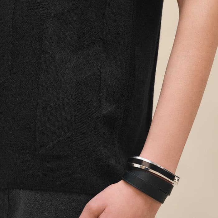 Noir "H" Short-sleeve Sweater