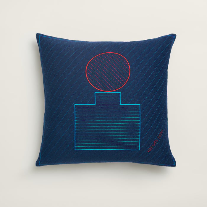 Marine Objets Du Faubourg H Pillow