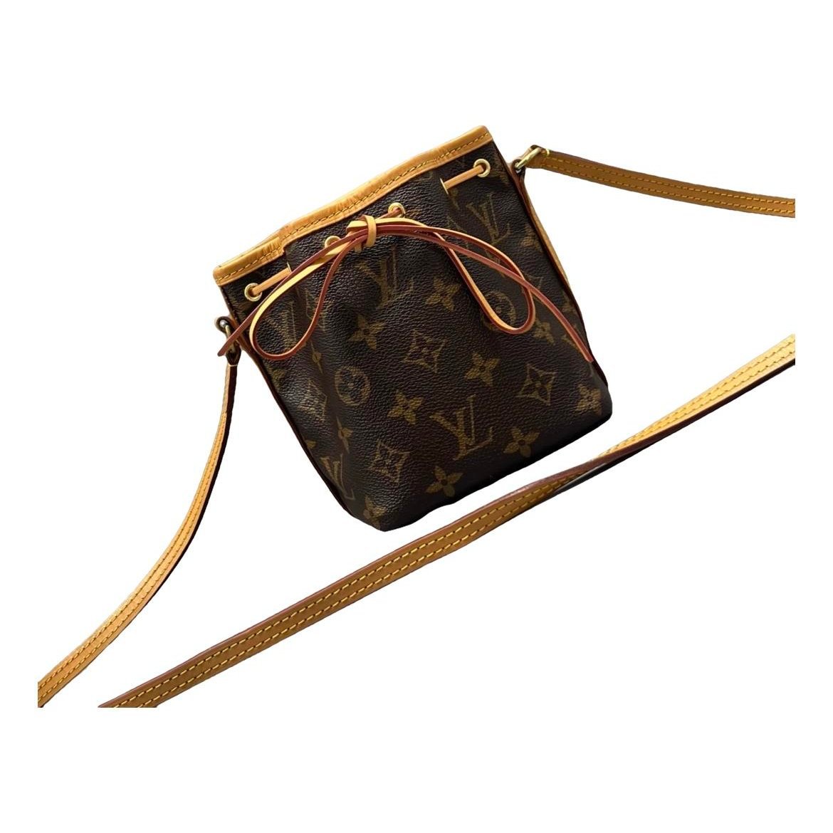 Nano Noé leather handbag