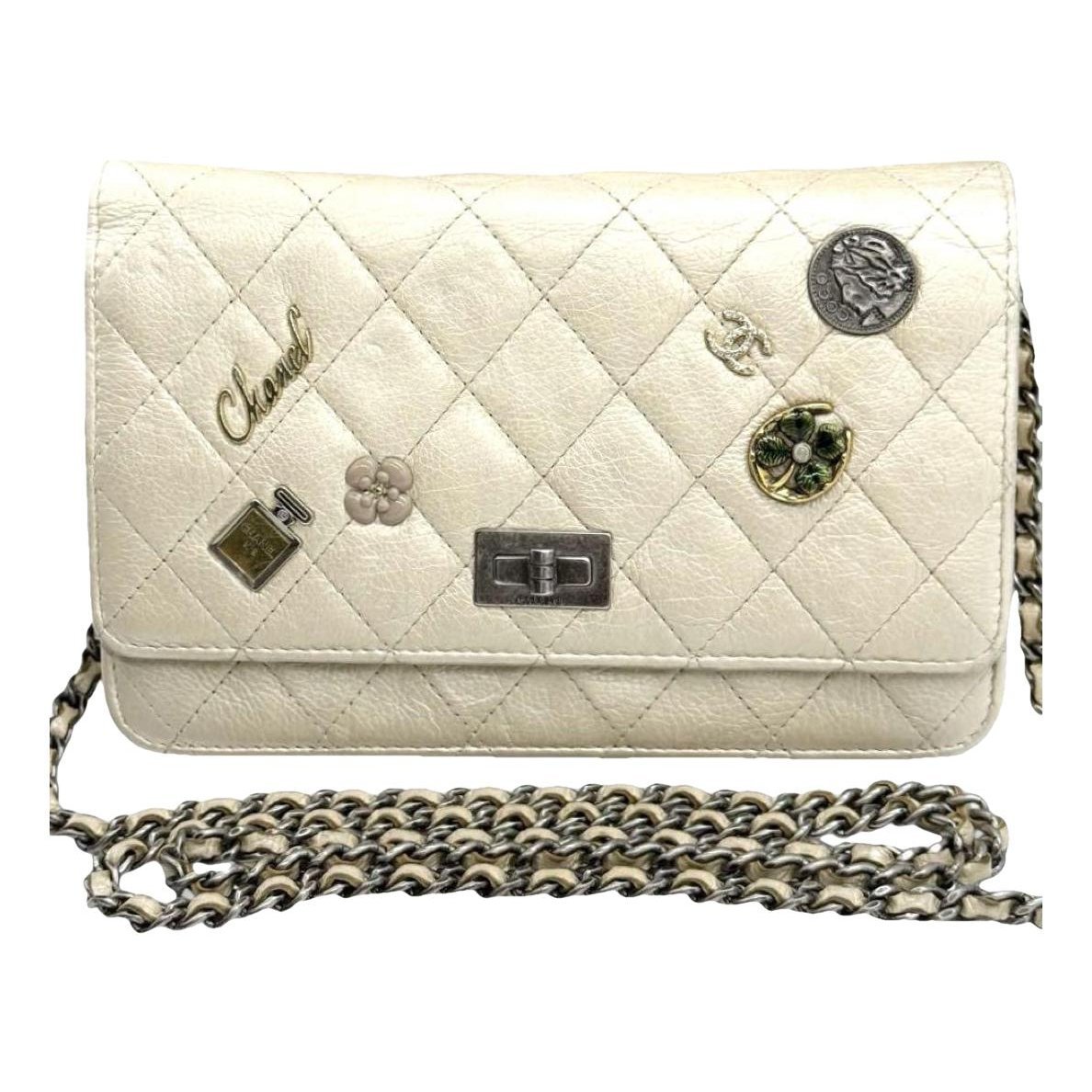 Wallet On Chain 2.55 leather crossbody bag