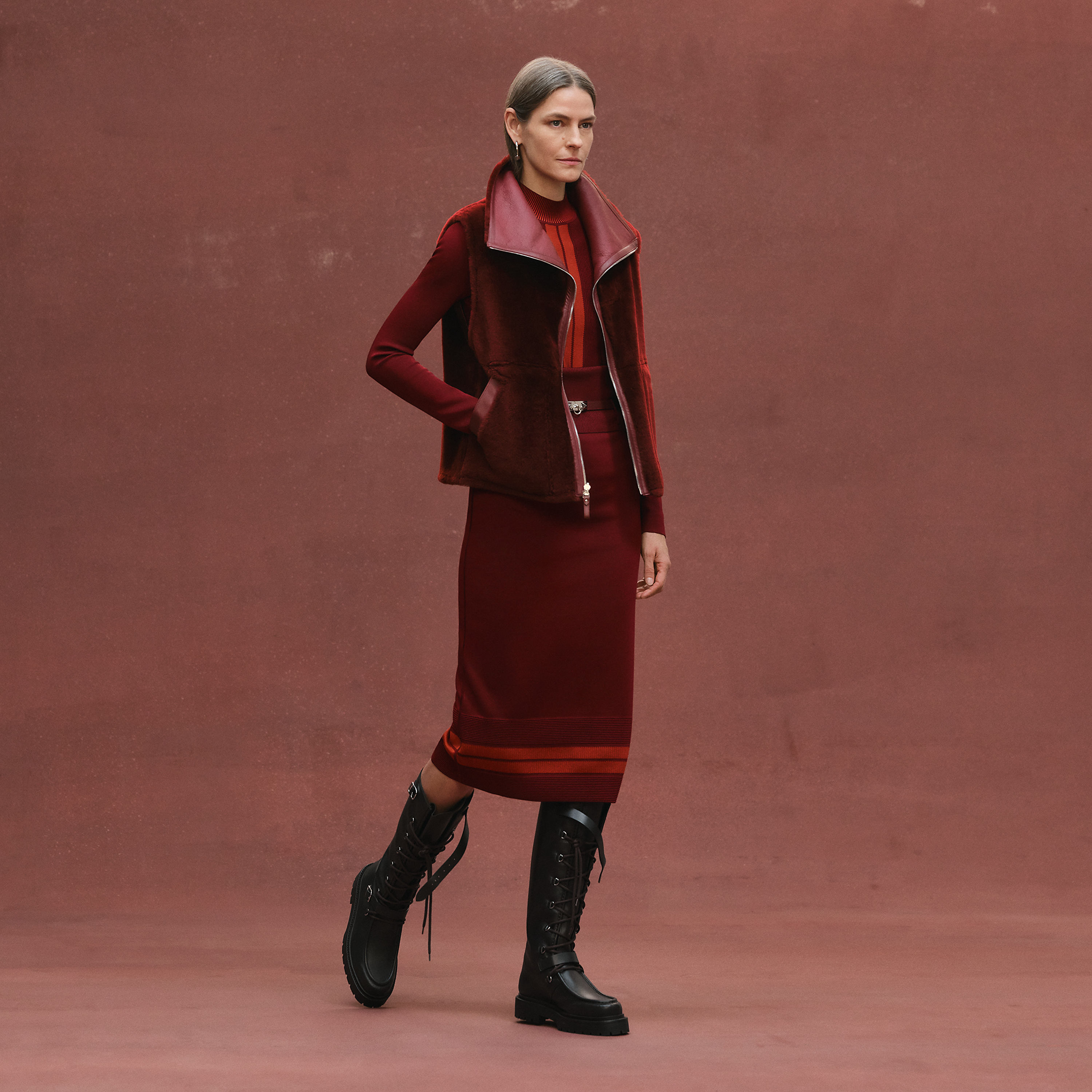Reversible sleeveless jacket