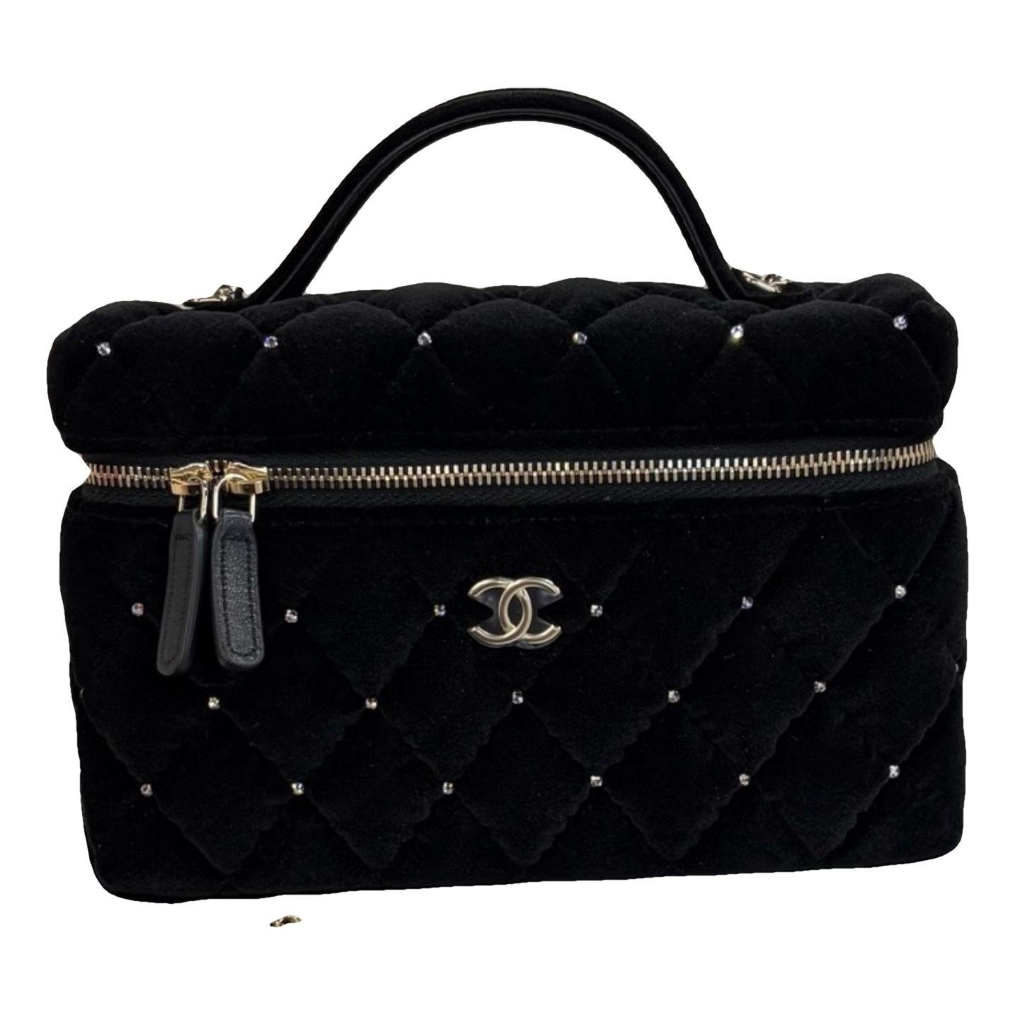 Vanity velvet handbag