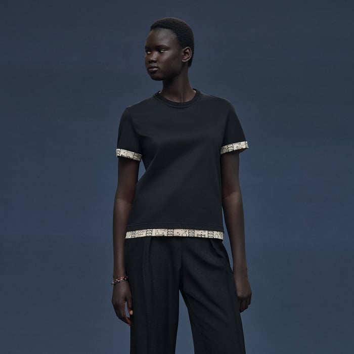 Noir Straight T-shirt