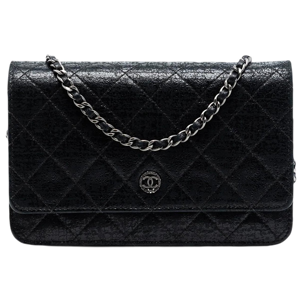 Wallet On Chain leather crossbody bag