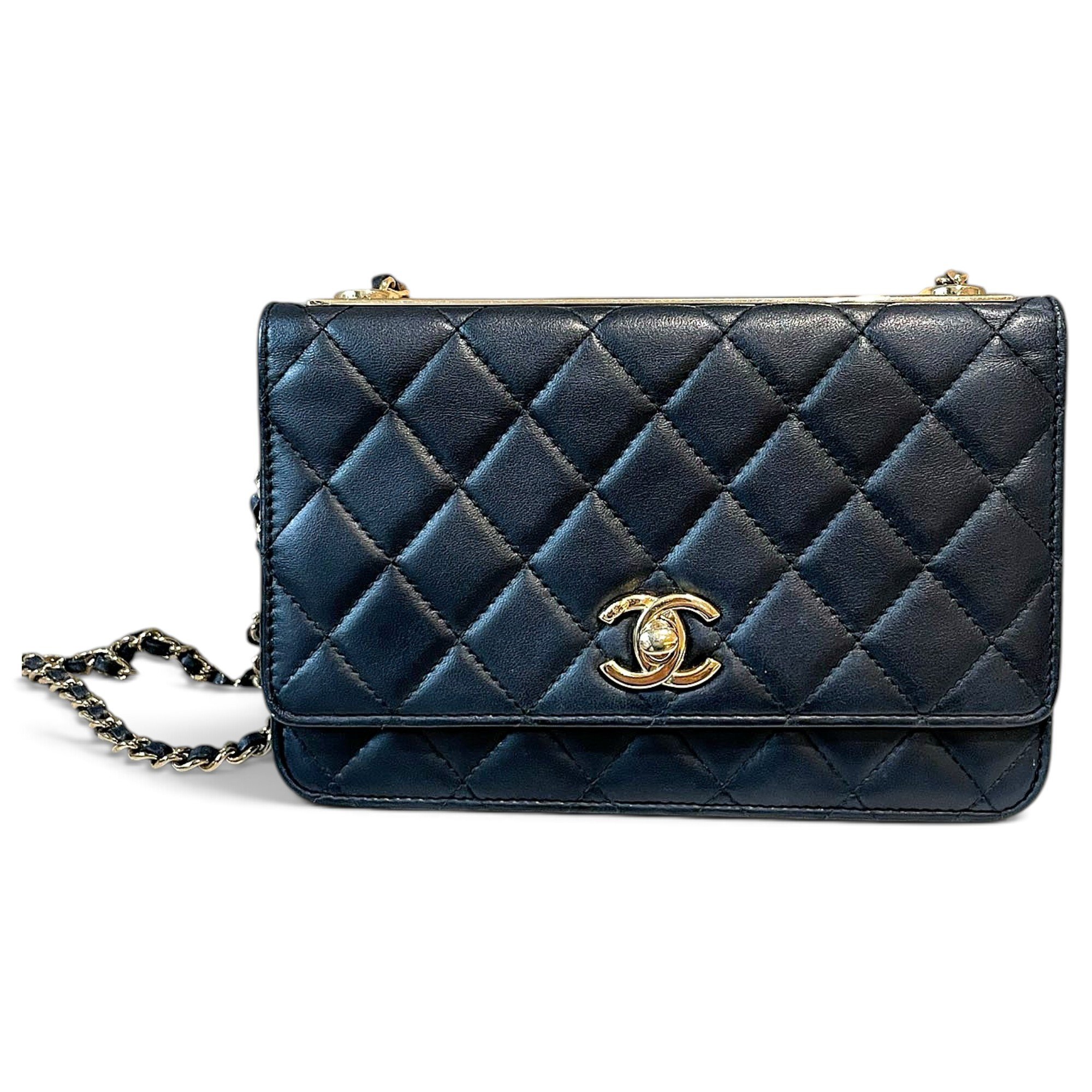 Trendy CC Flap leather crossbody bag