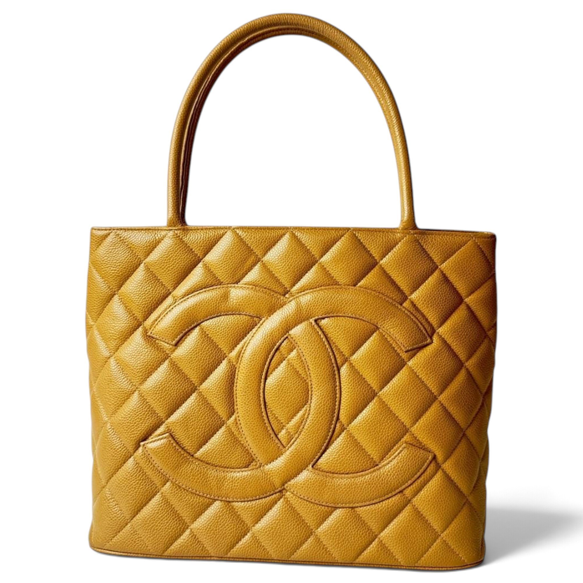 Médaillon leather tote
