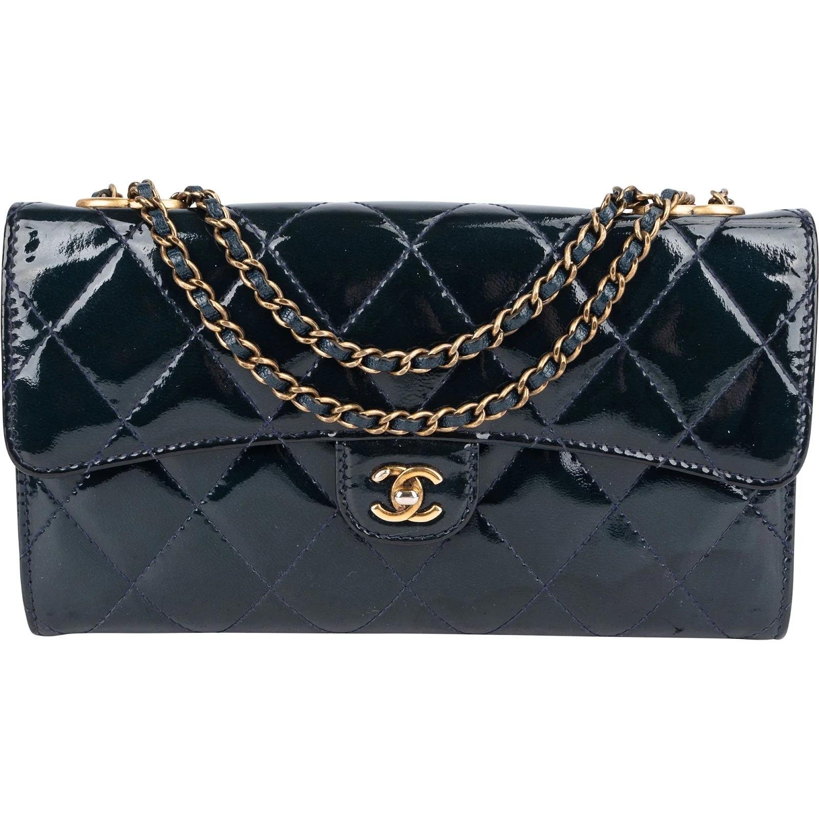 Timeless/Classique patent leather crossbody bag
