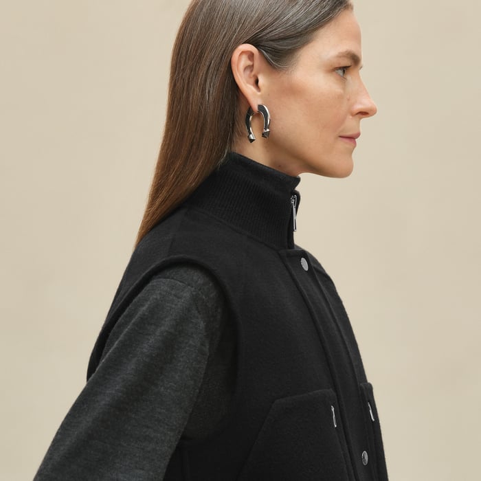 Noir Sleeveless Short Bomber Jacket