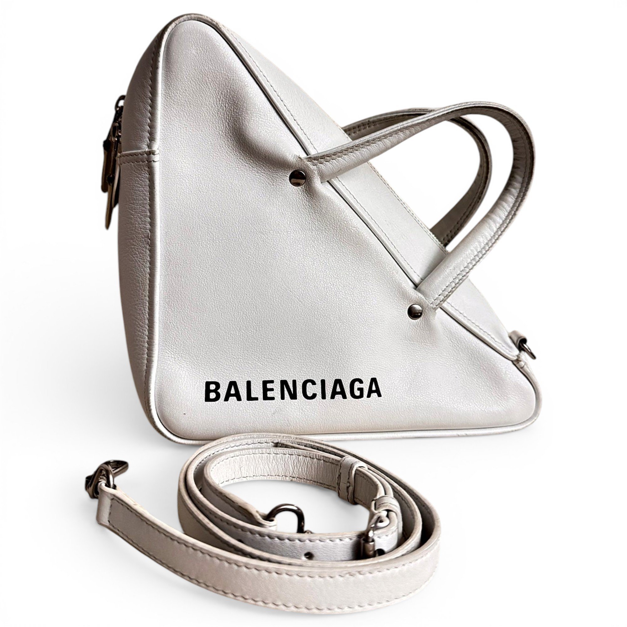 Triangle leather handbag