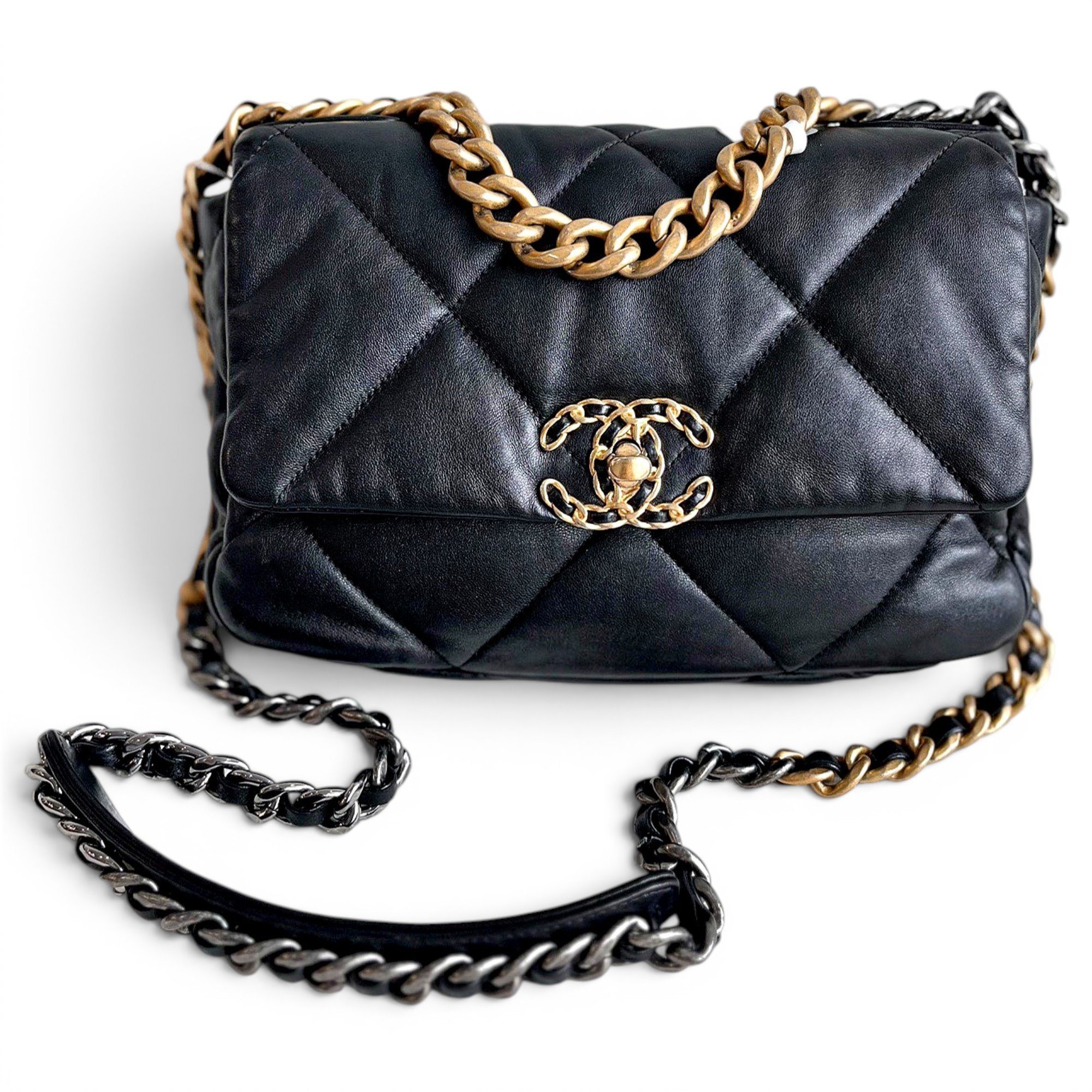 Chanel 19 leather handbag