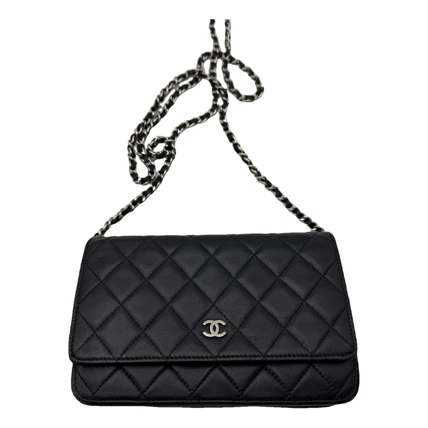 Wallet On Chain Timeless/Classique leather crossbody bag