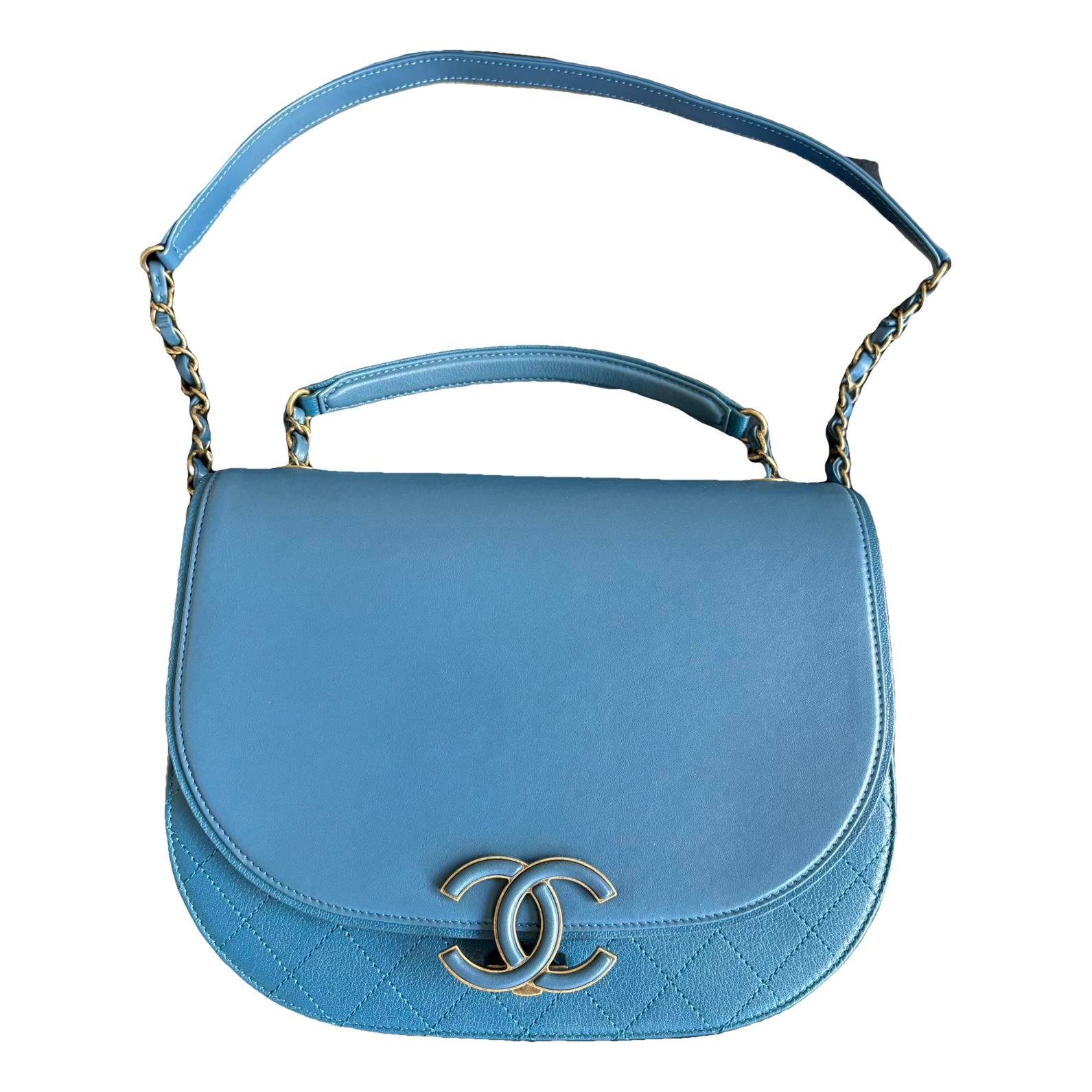 Coco Curve leather crossbody bag