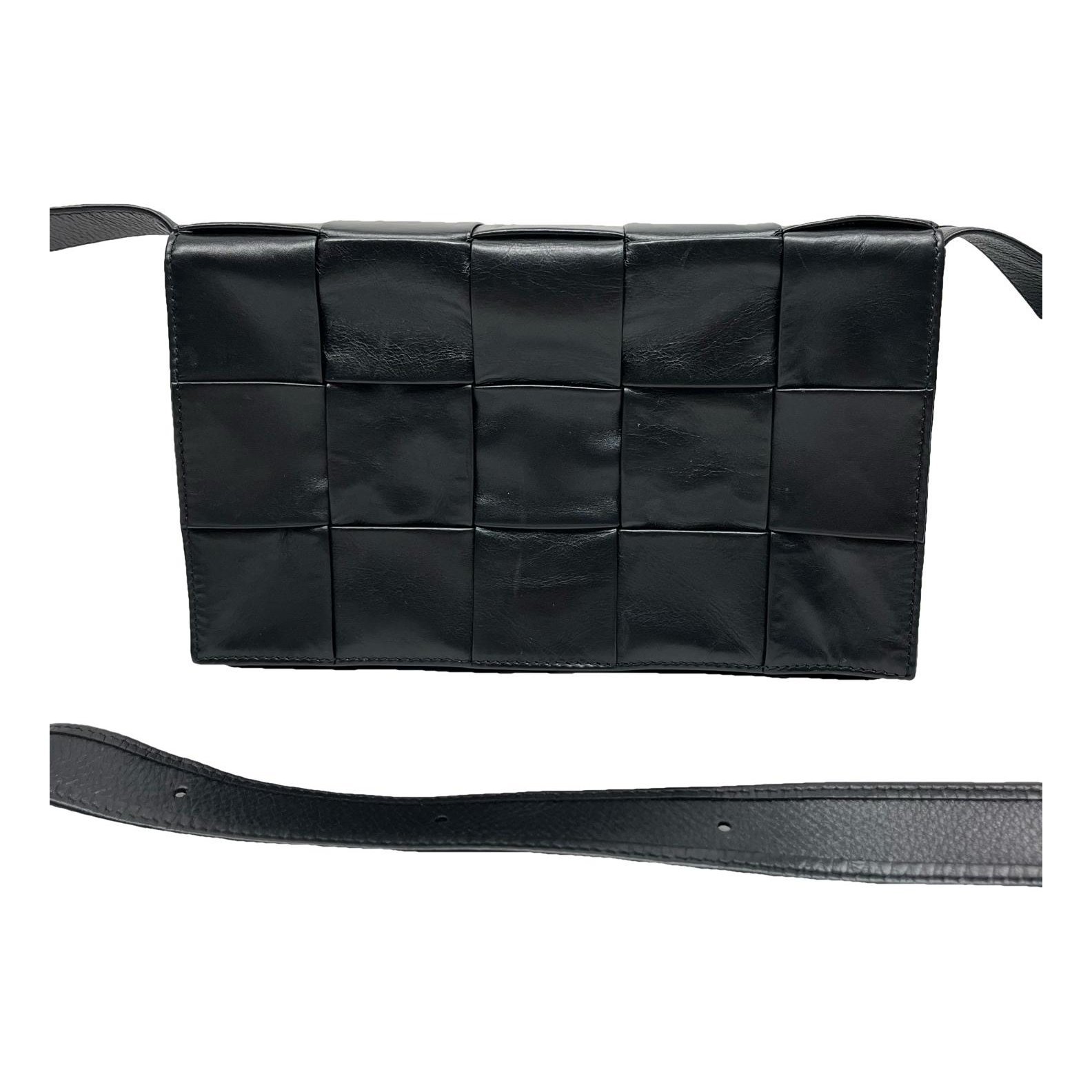 Cassette leather handbag