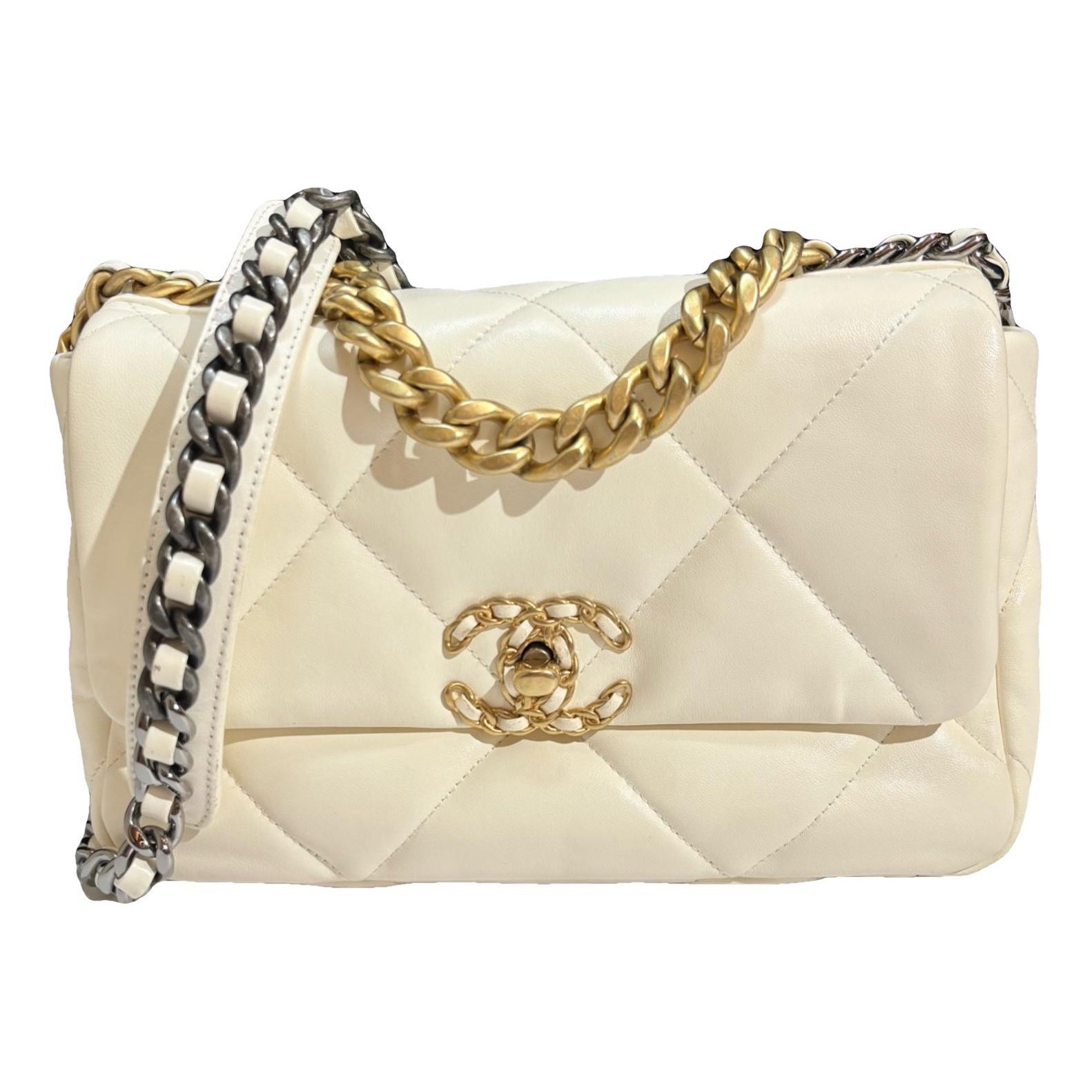 Chanel 19 leather handbag