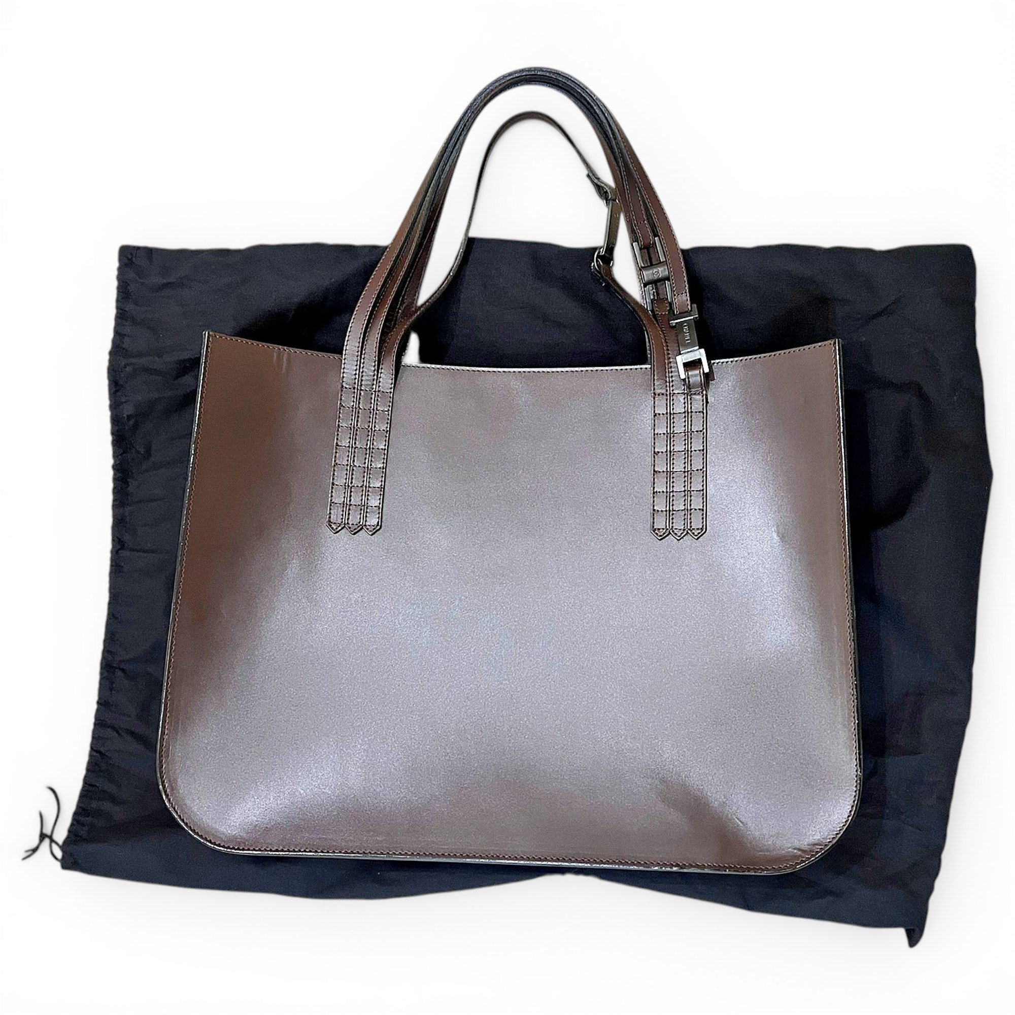 Leather tote