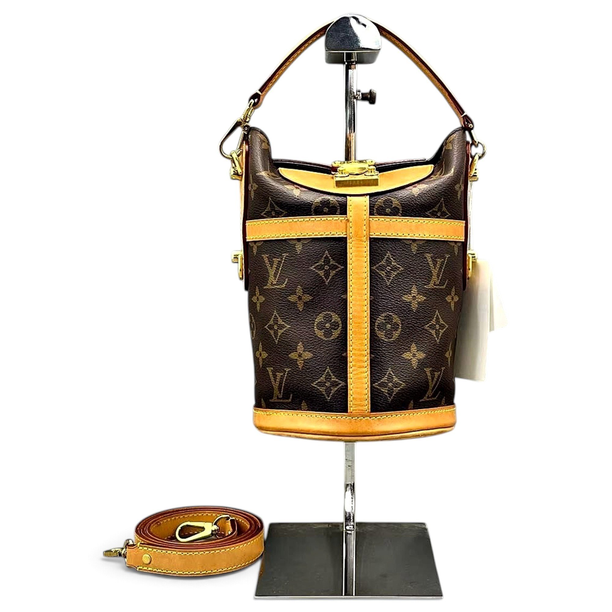 Duffle leather handbag