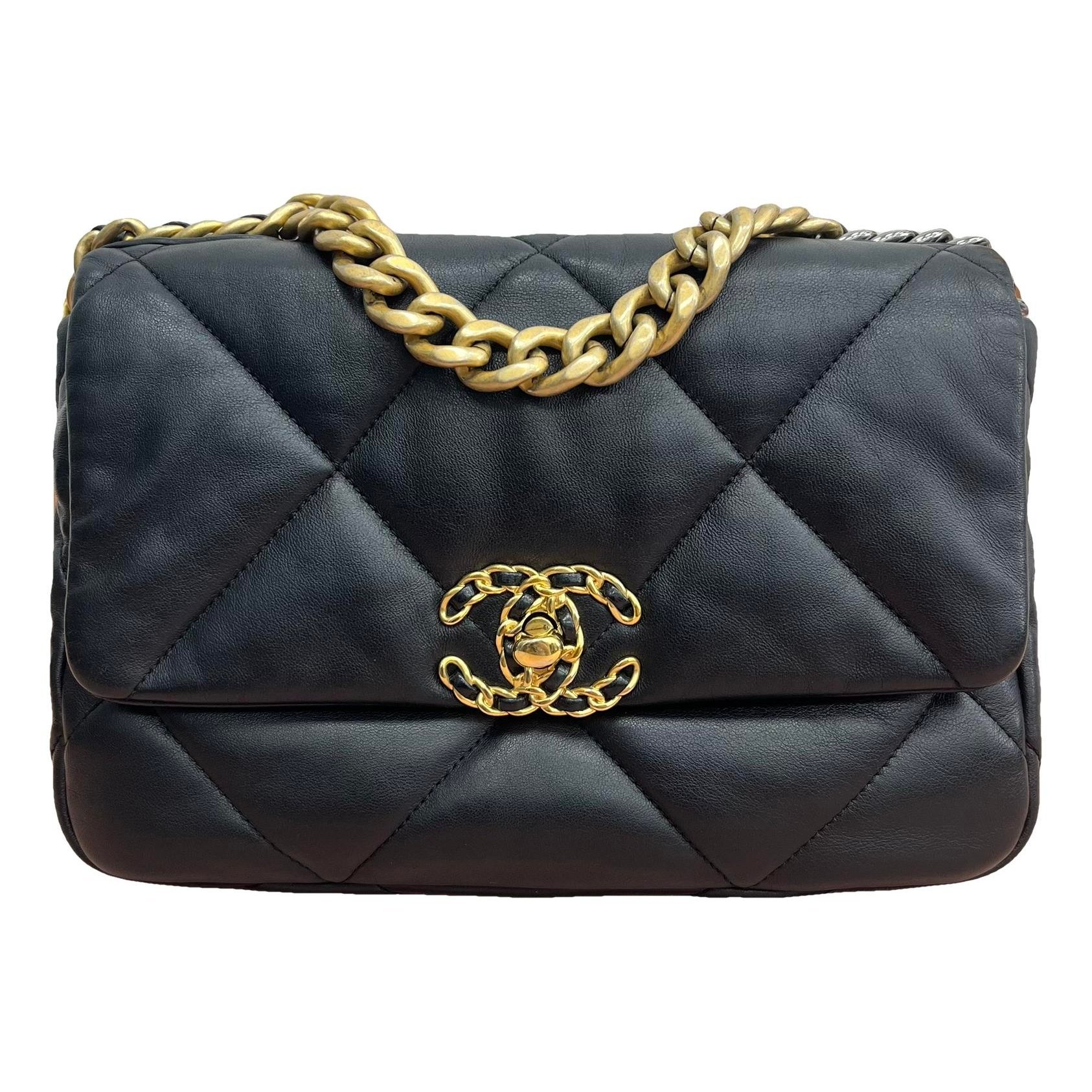 Chanel 19 leather handbag