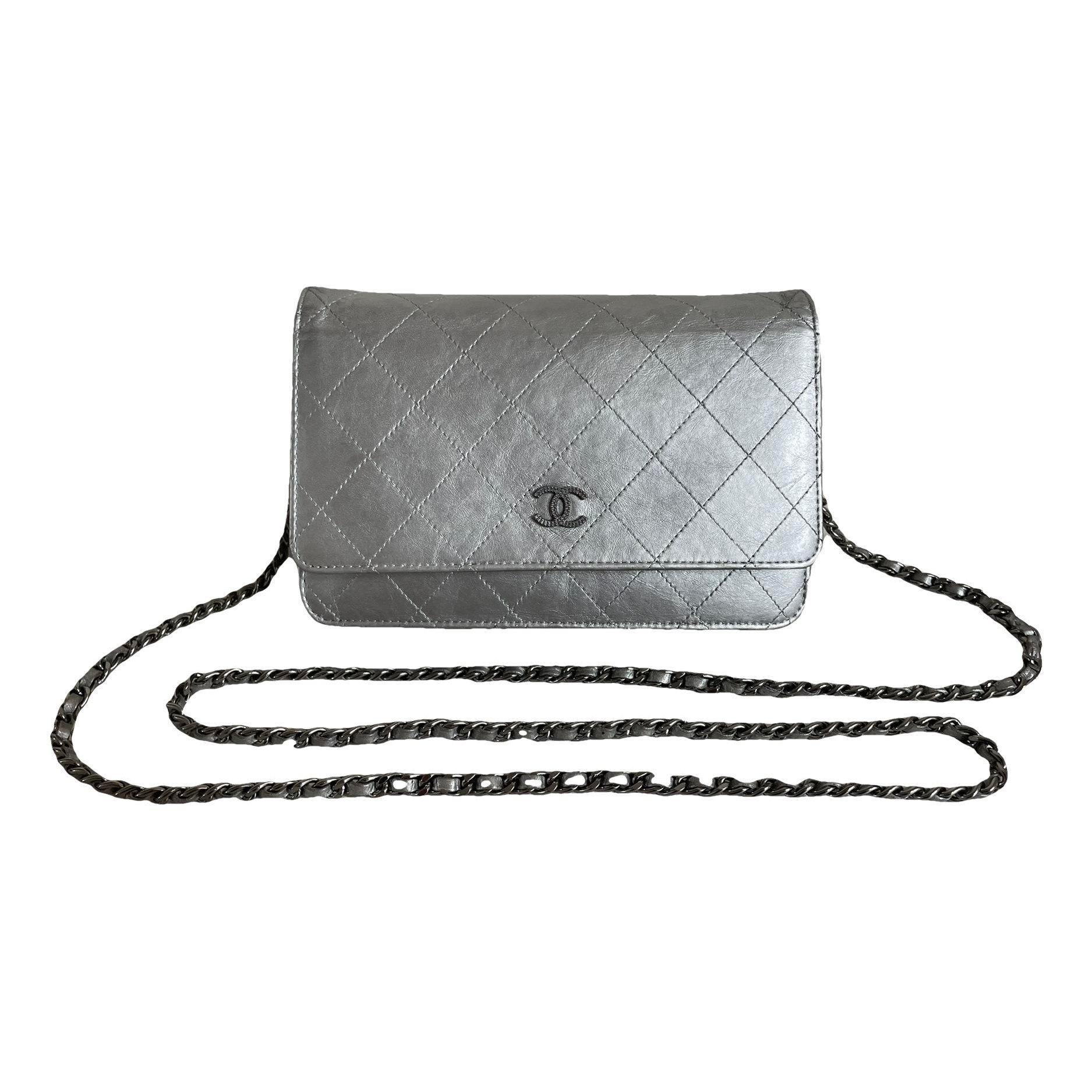 Wallet On Chain Timeless/Classique leather crossbody bag