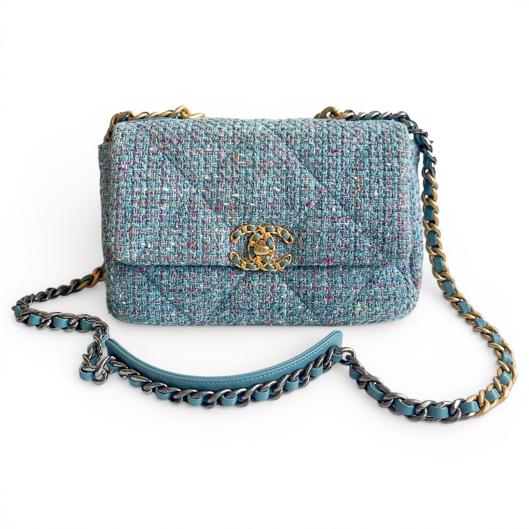 Chanel 19 tweed handbag