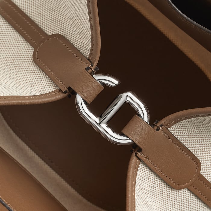Hermès In-the-loop 18 Bag