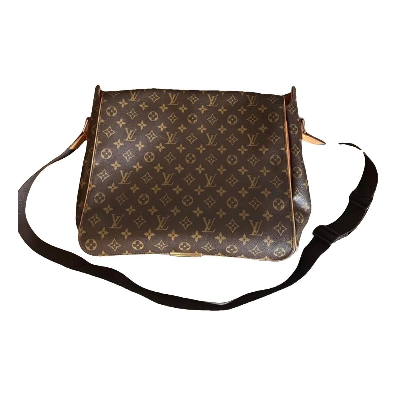 Leather travel bag