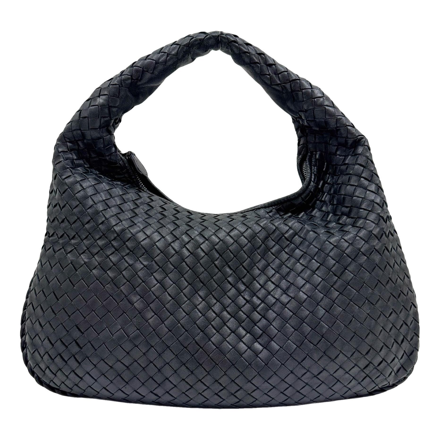 Veneta leather handbag