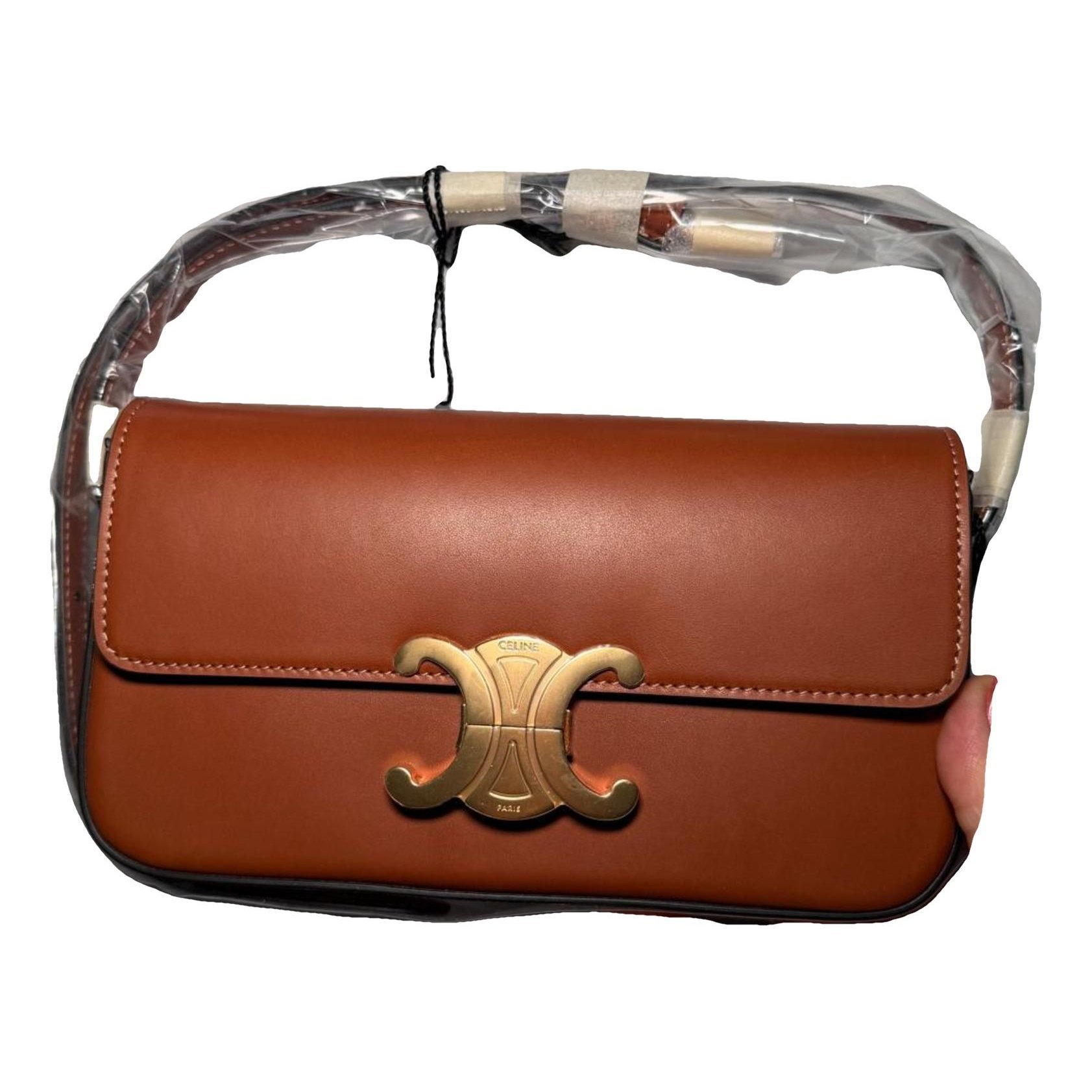 Triomphe Long leather handbag