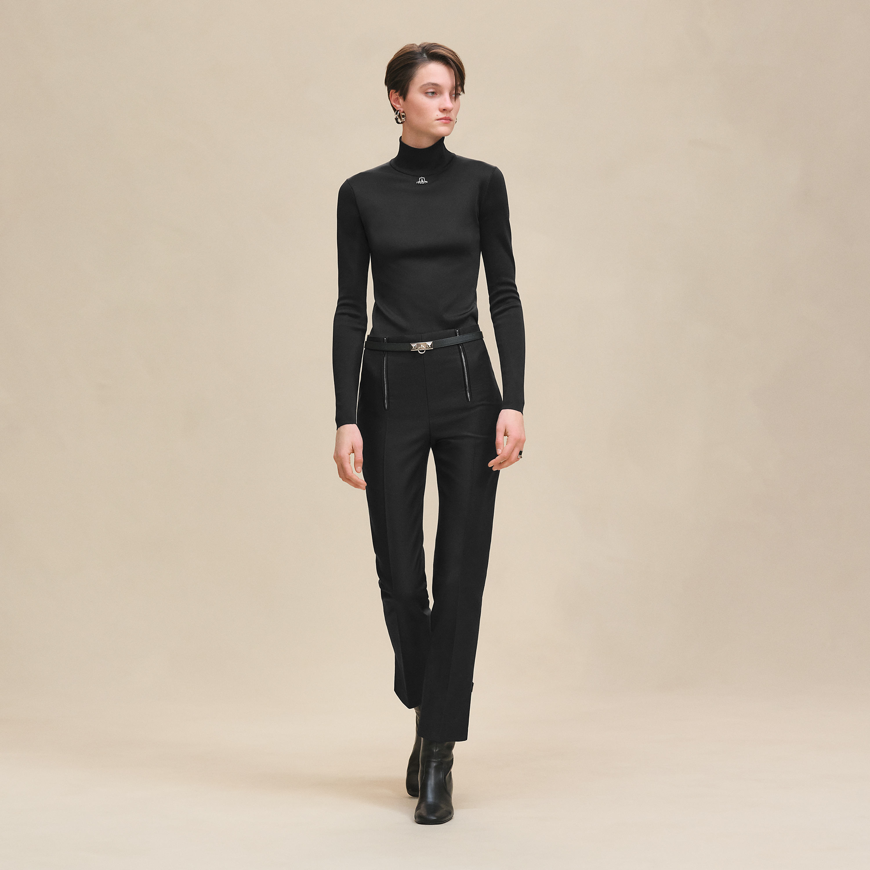 High-waisted pants