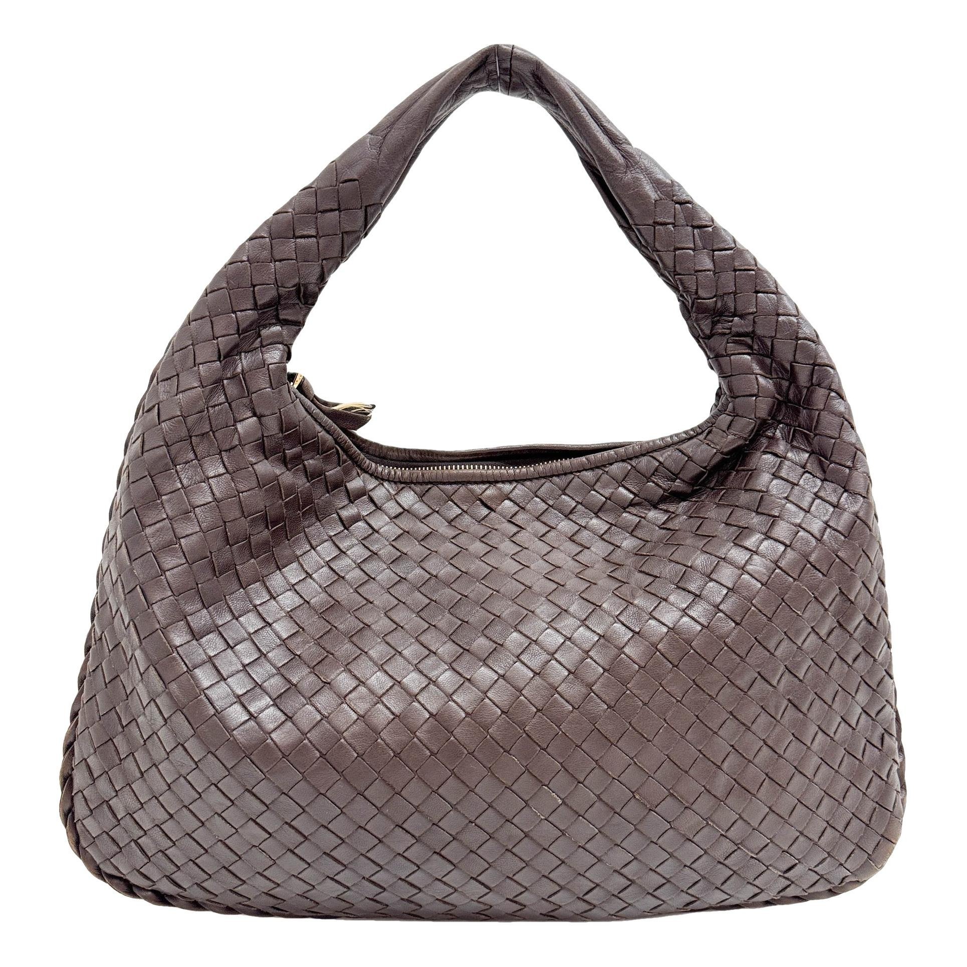 Veneta leather handbag