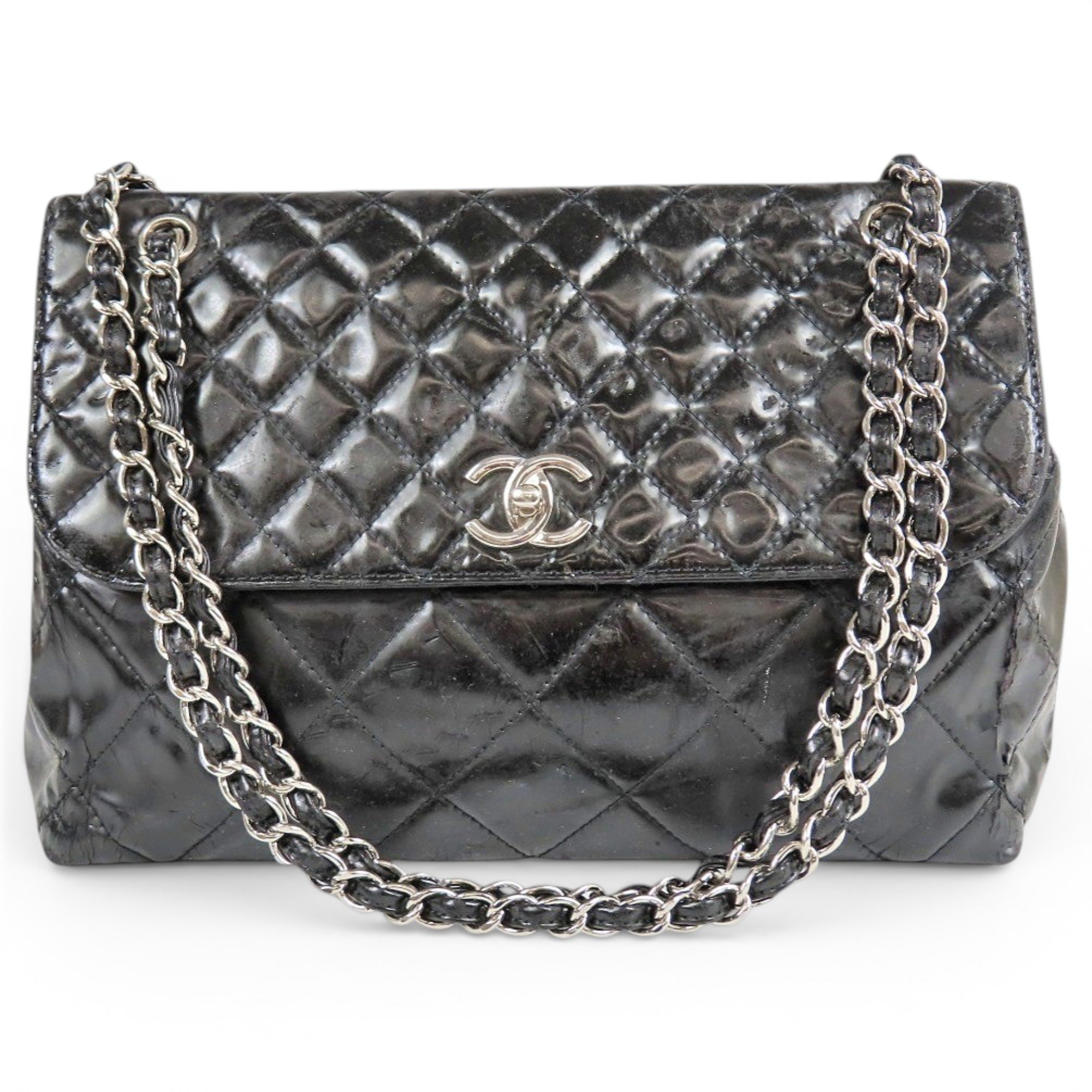 Timeless/Classique patent leather crossbody bag
