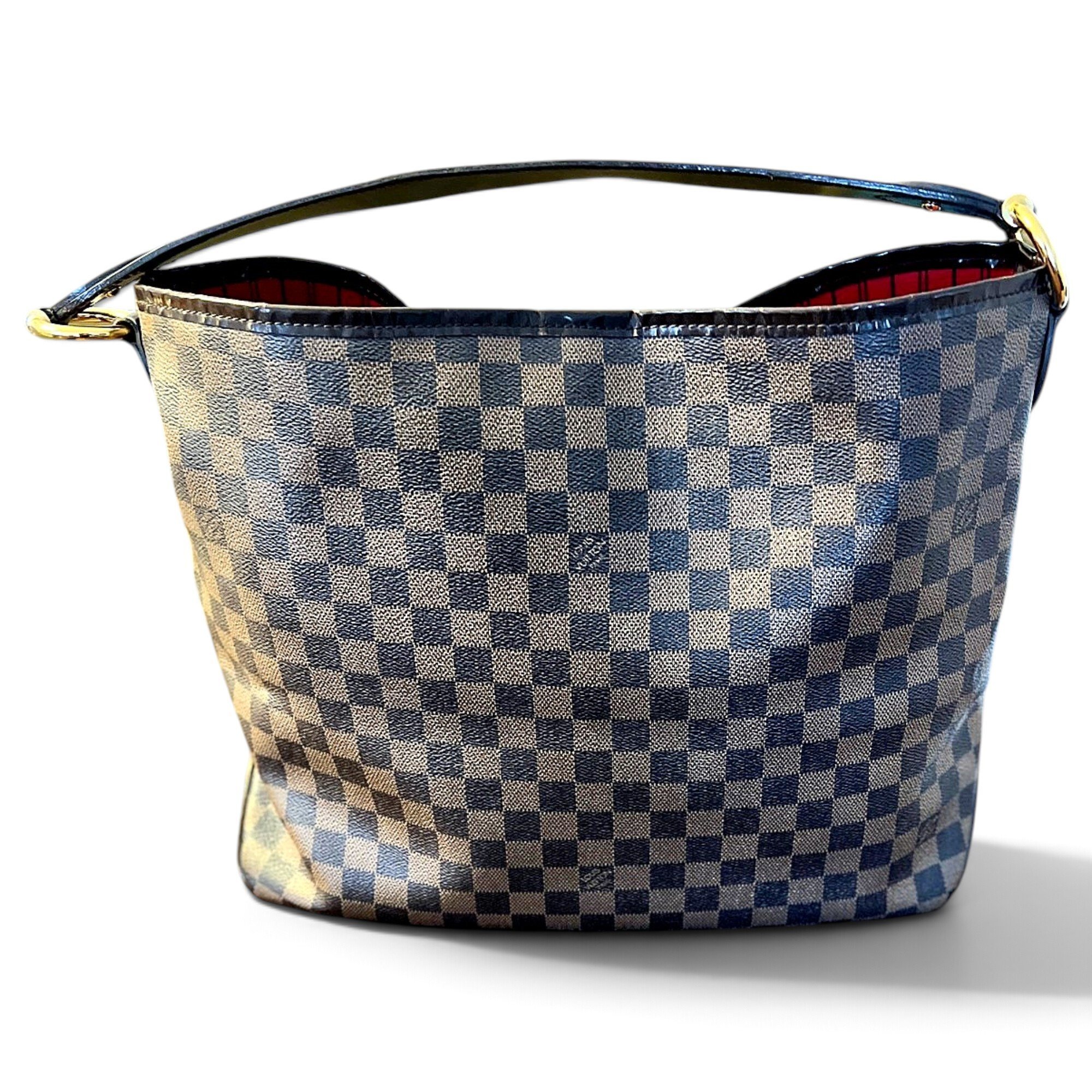 Delightful leather handbag