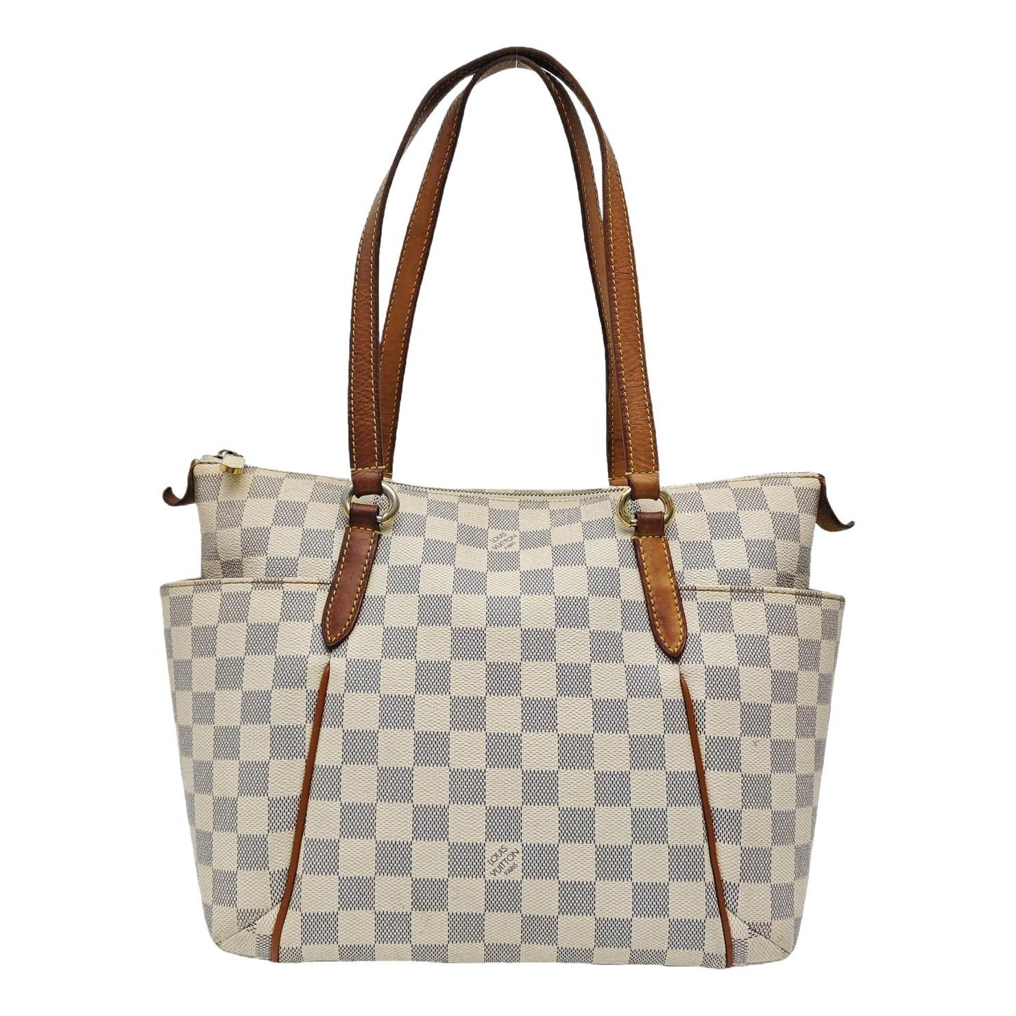 Totally leather handbag