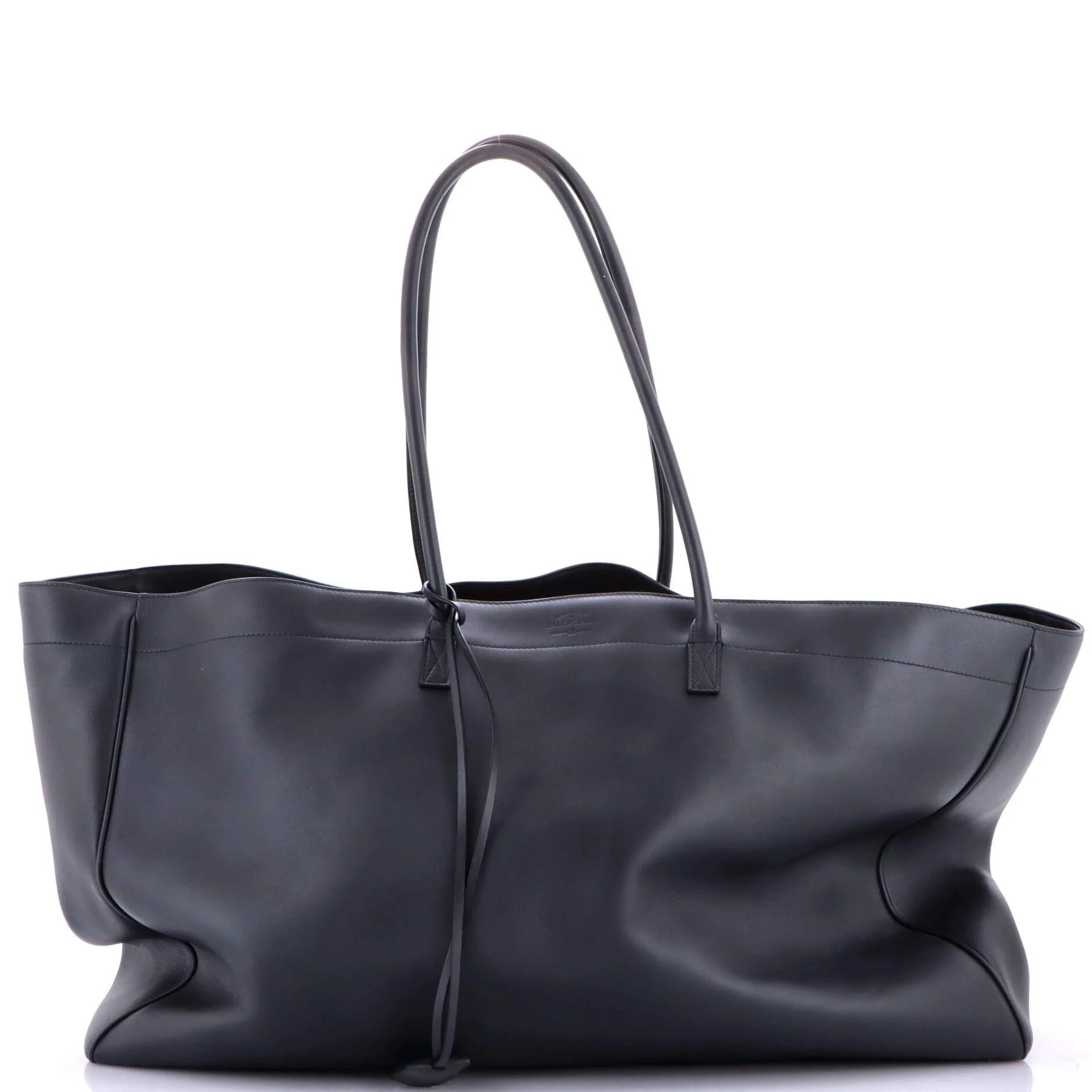 Leather tote