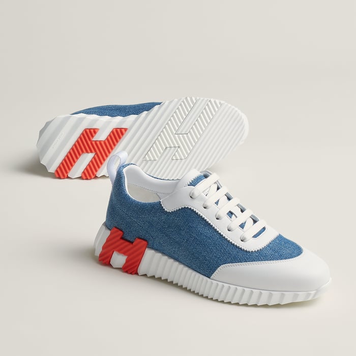 Bouncing Sneaker