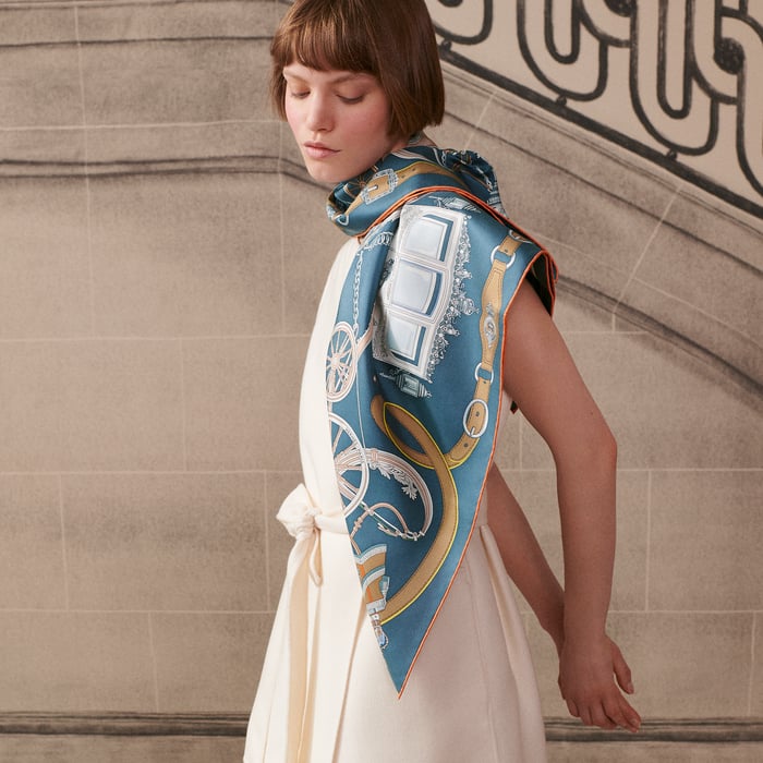 Stately Wheels Scarf 90