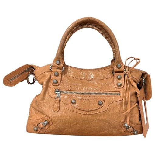 City leather tote