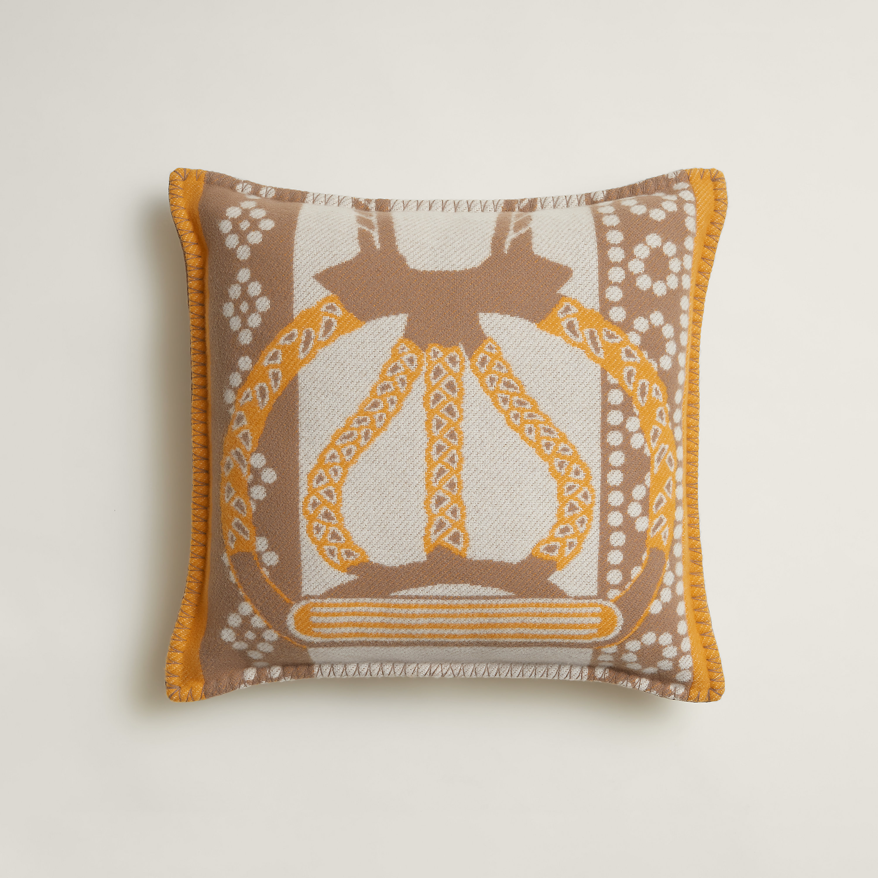 Fantaisie d'Etriers pillow