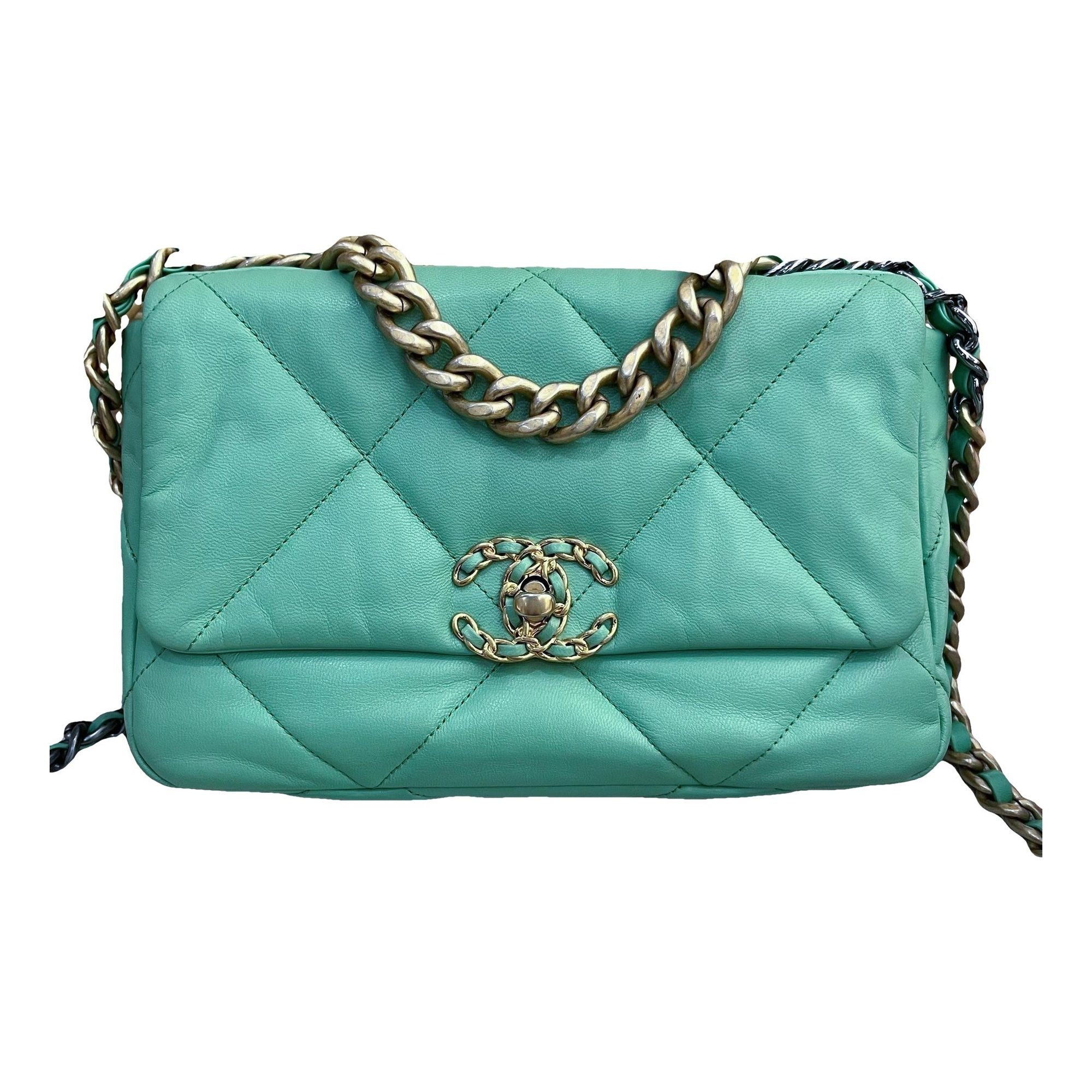 Chanel 19 leather handbag