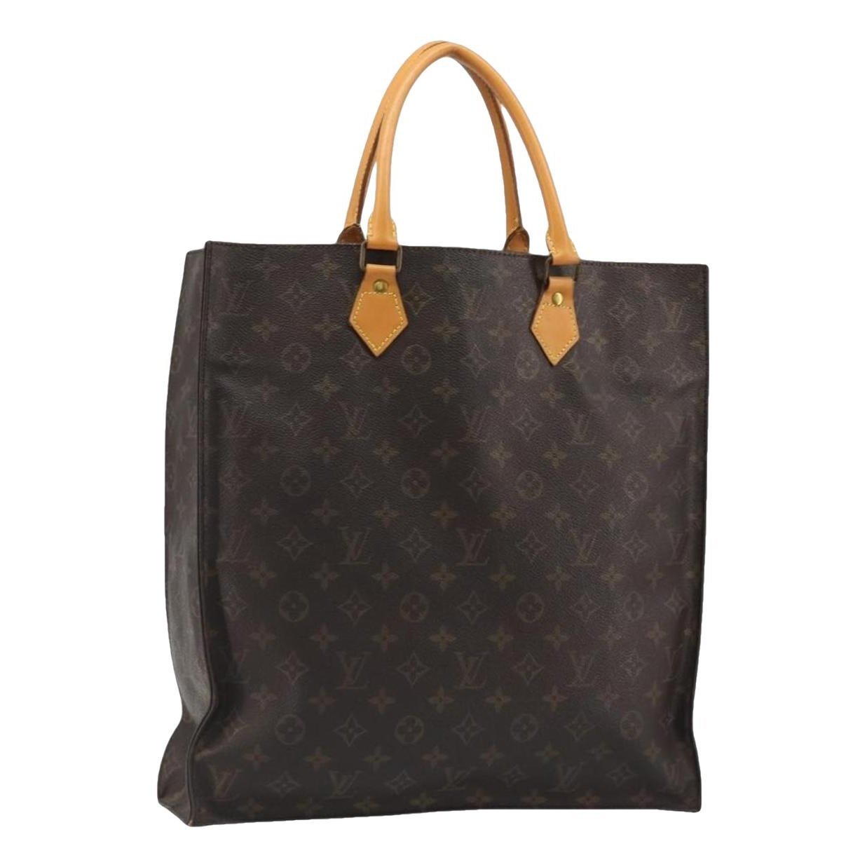 Plat leather handbag