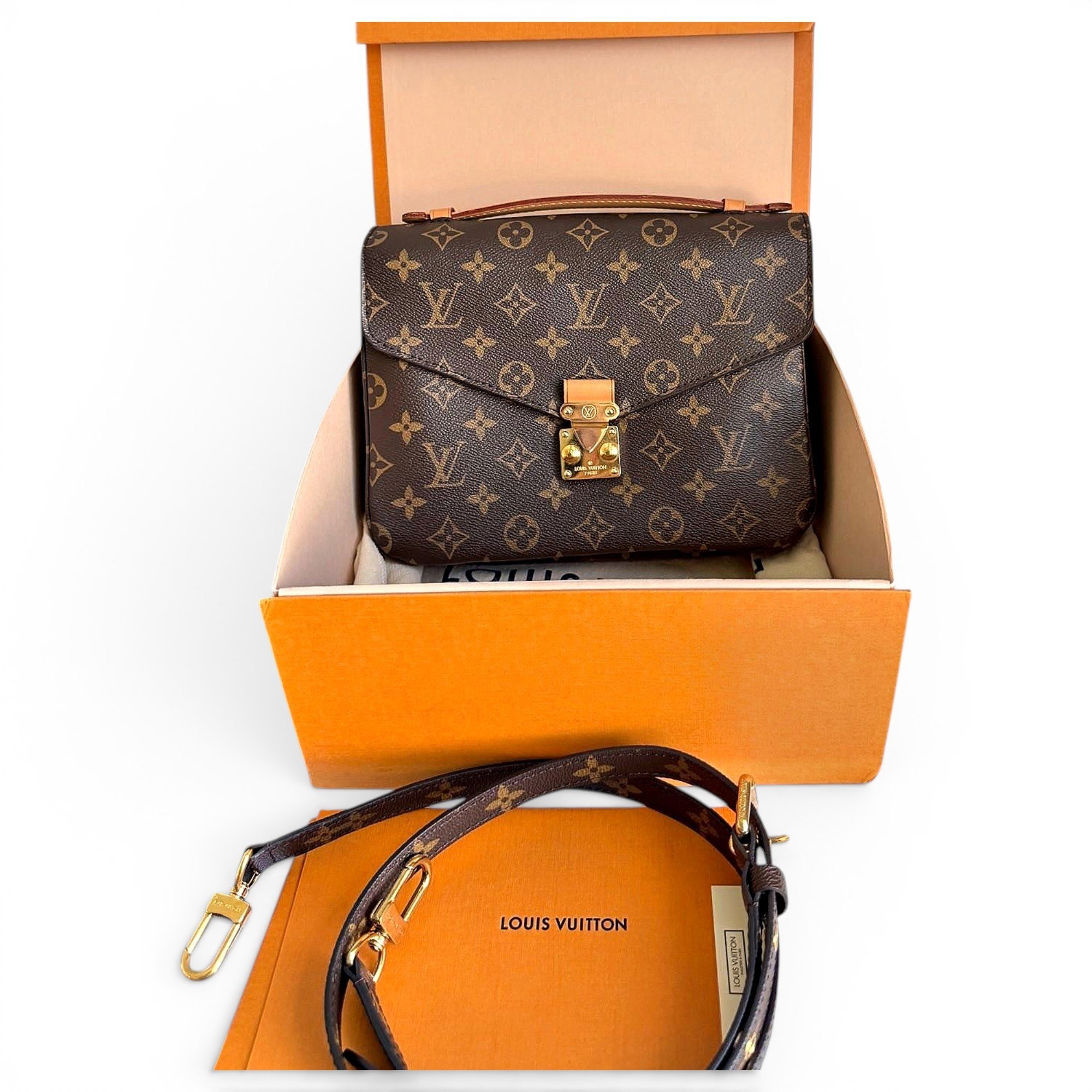 Metis leather handbag