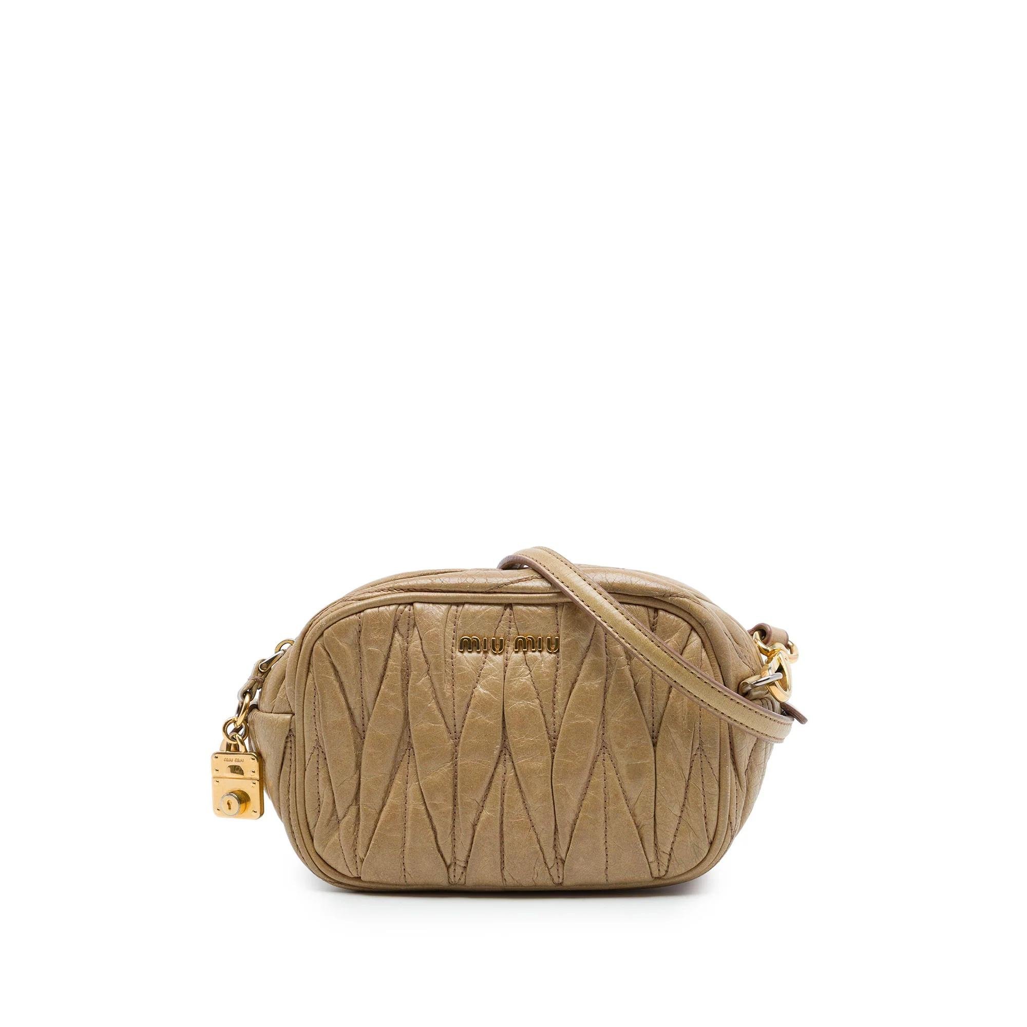Matelassé leather handbag