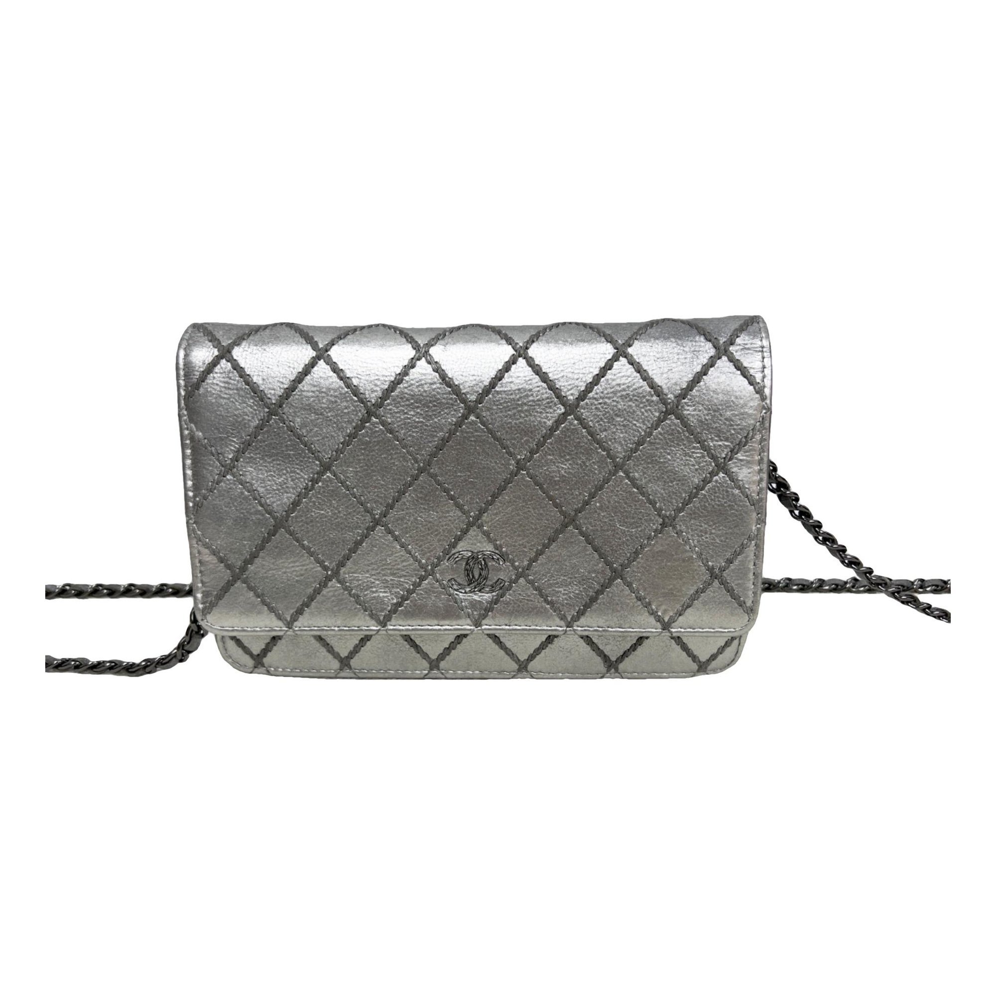 Wallet On Chain Timeless/Classique leather crossbody bag