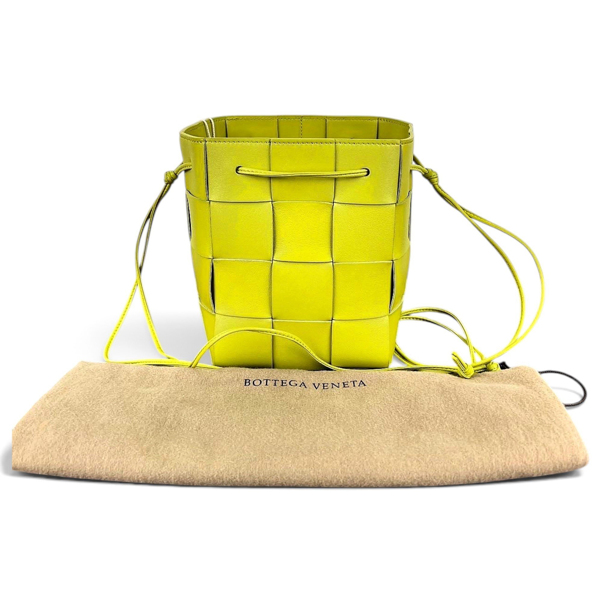 Cassette Bucket leather bag