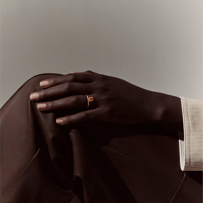 Sans Coloris Hermès Grand Jete Solitaire Engagement Ring, Medium Model