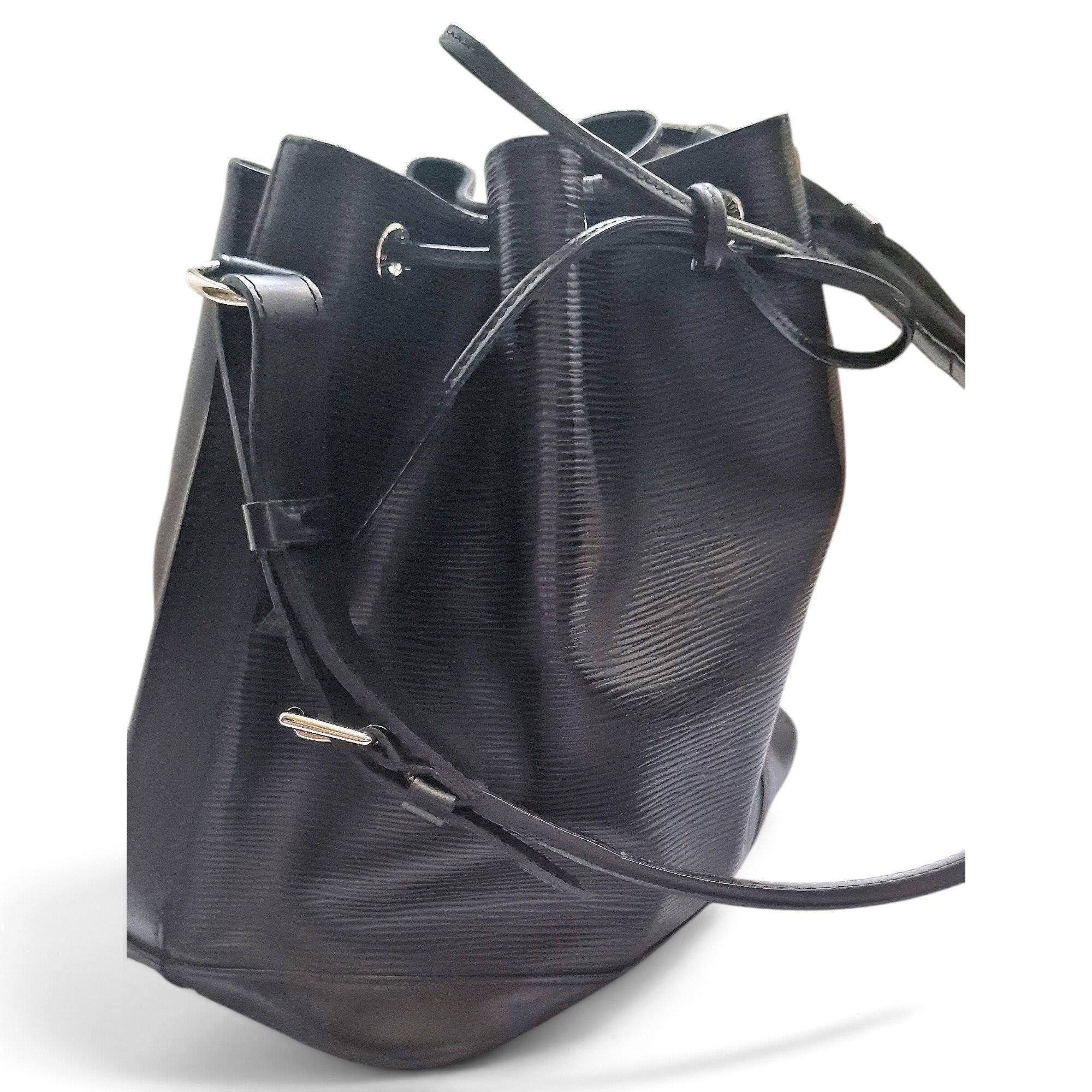 Noé leather handbag